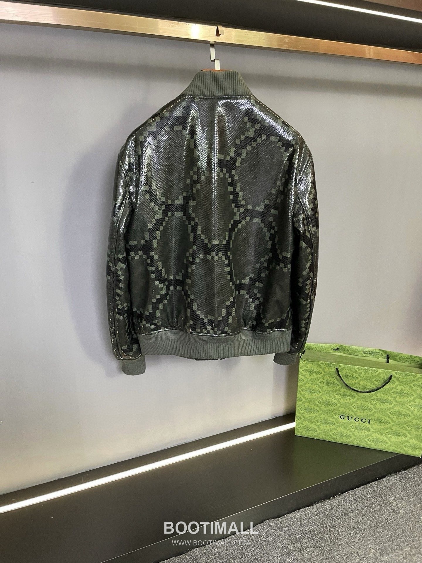 Louis Vuitton Snakeskin-Embossed Damier Leather Jacket Lambskin 루이비통 스네이크 엠보스드 다미에 가죽 재킷 양가죽 13