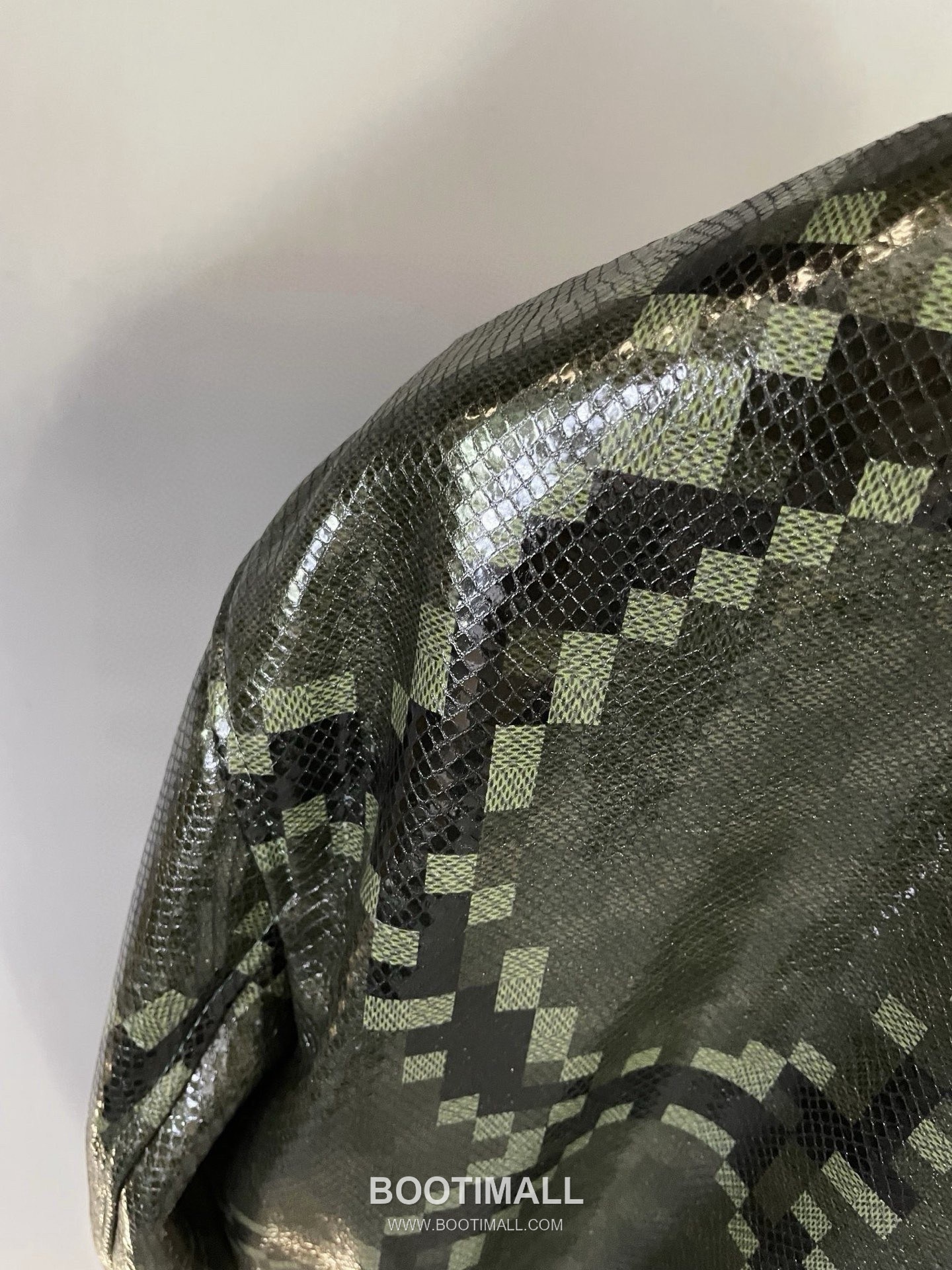 Louis Vuitton Snakeskin-Embossed Damier Leather Jacket Lambskin 루이비통 스네이크 엠보스드 다미에 가죽 재킷 양가죽 14