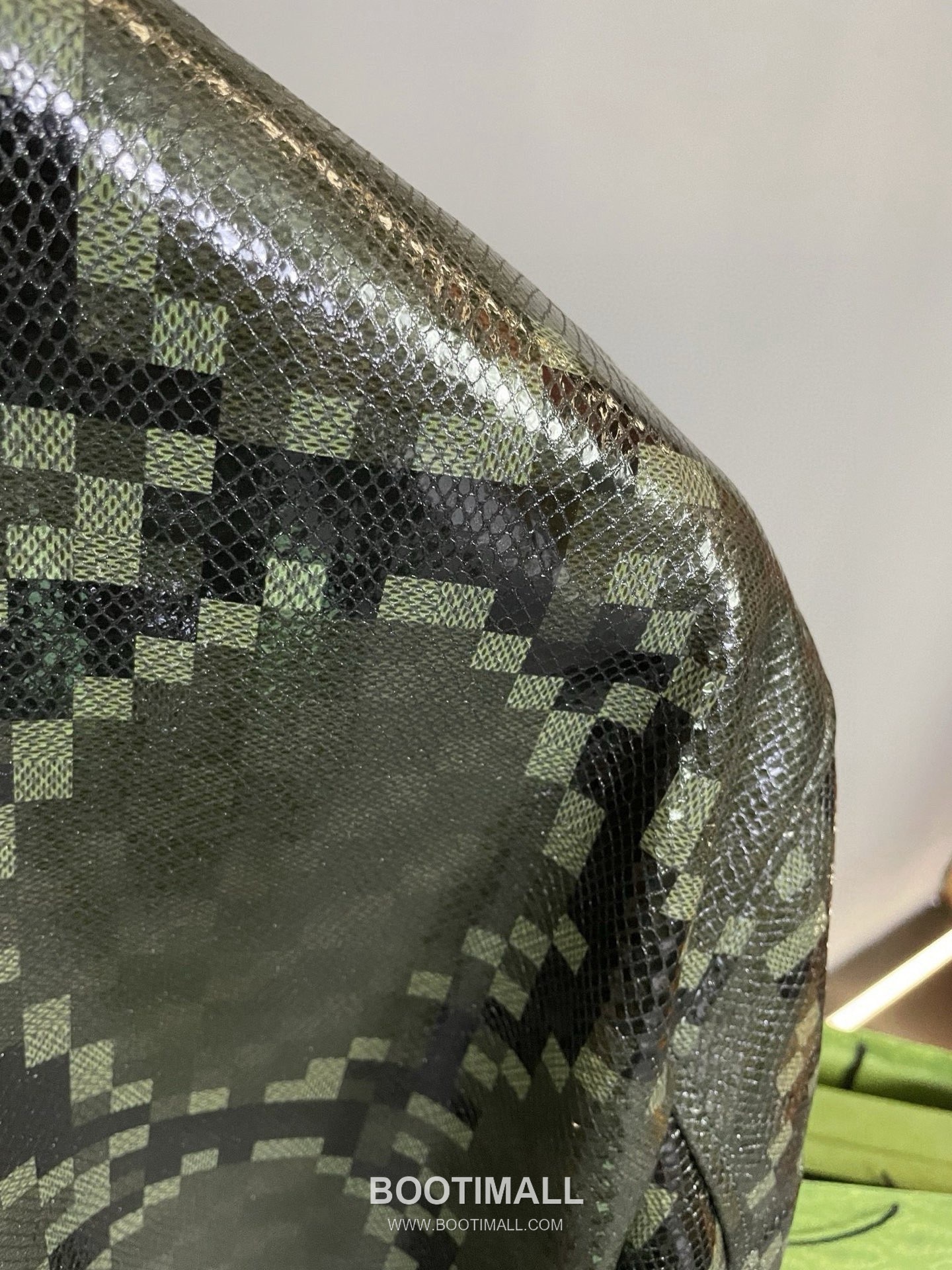 Louis Vuitton Snakeskin-Embossed Damier Leather Jacket Lambskin 루이비통 스네이크 엠보스드 다미에 가죽 재킷 양가죽 16