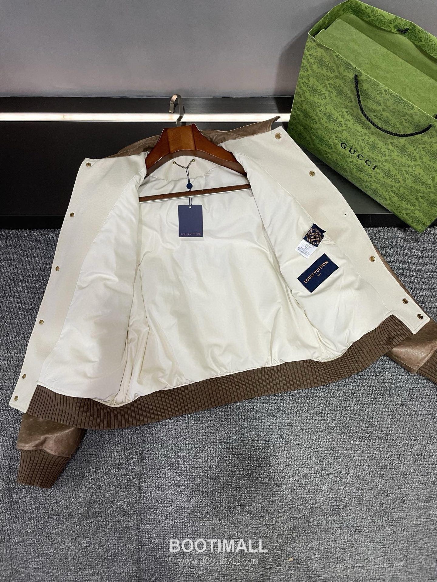 Louis Vuitton Ostrich Leather Embroidered Outerwear Brown Jacket 루이비통 오스트리치 가죽 자수 아우터 브라운 자켓 10