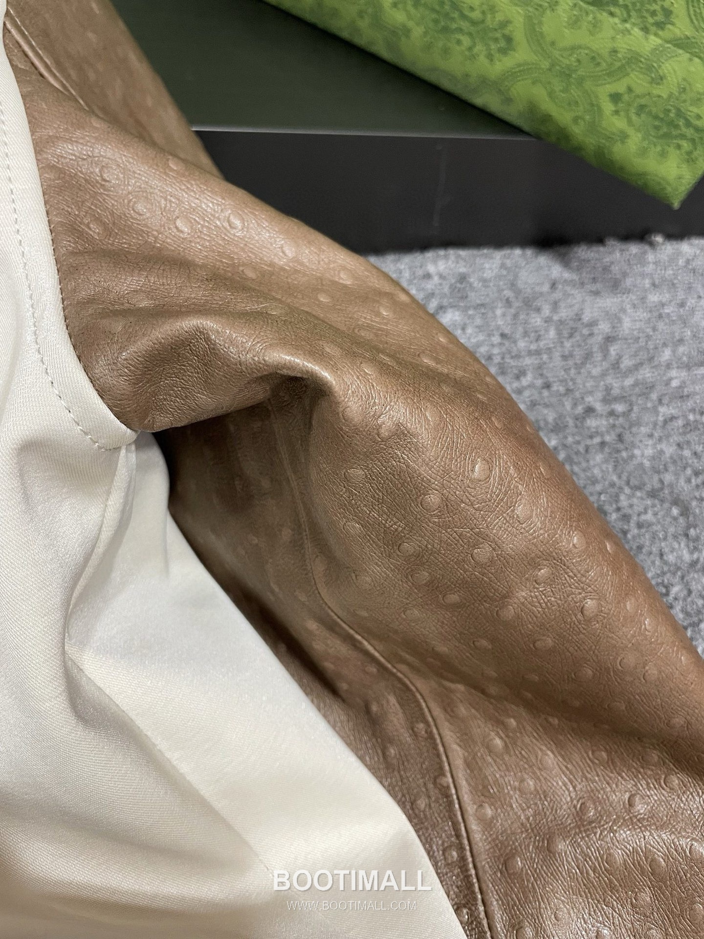 Louis Vuitton Ostrich Leather Embroidered Outerwear Brown Jacket 루이비통 오스트리치 가죽 자수 아우터 브라운 자켓 16