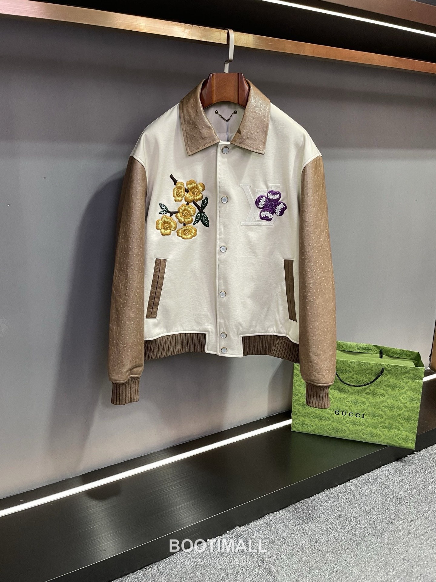 Louis Vuitton Ostrich Leather Embroidered Outerwear Brown Jacket 루이비통 오스트리치 가죽 자수 아우터 브라운 자켓 17