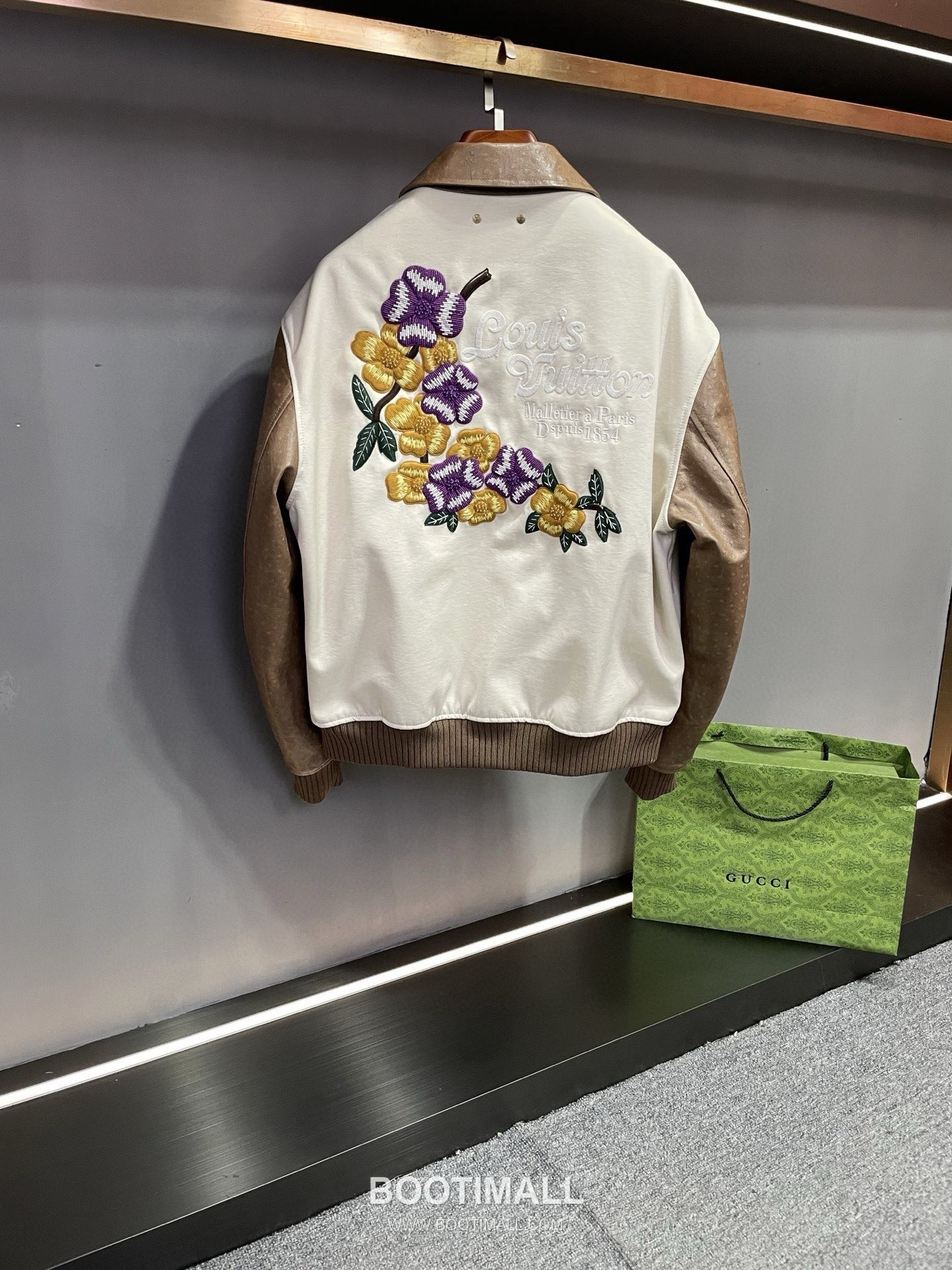 Louis Vuitton Ostrich Leather Embroidered Outerwear Brown Jacket 루이비통 오스트리치 가죽 자수 아우터 브라운 자켓 18