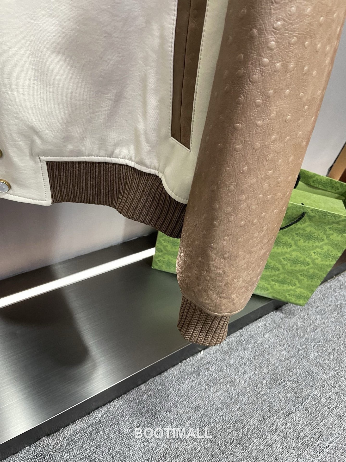 Louis Vuitton Ostrich Leather Embroidered Outerwear Brown Jacket 루이비통 오스트리치 가죽 자수 아우터 브라운 자켓 23