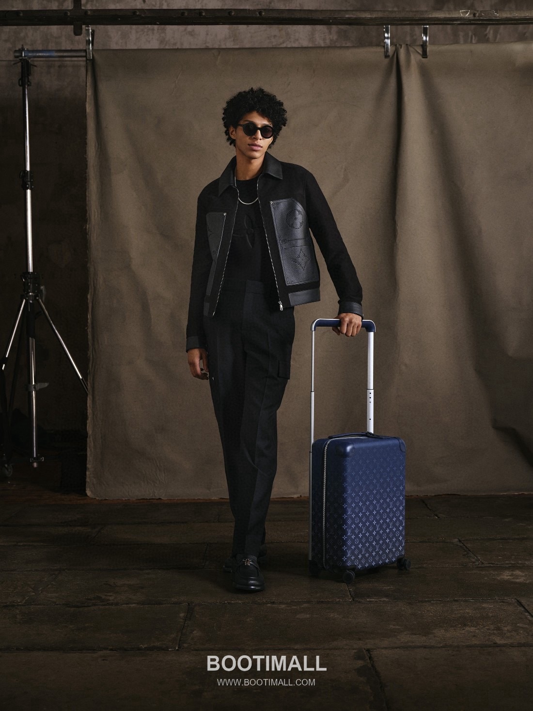 Louis Vuitton Laser-Perforated Shearling Jacket Lambskin Black Leather 루이비통 레이저 펀칭 시어링 재킷 양가죽 블랙 가죽 2