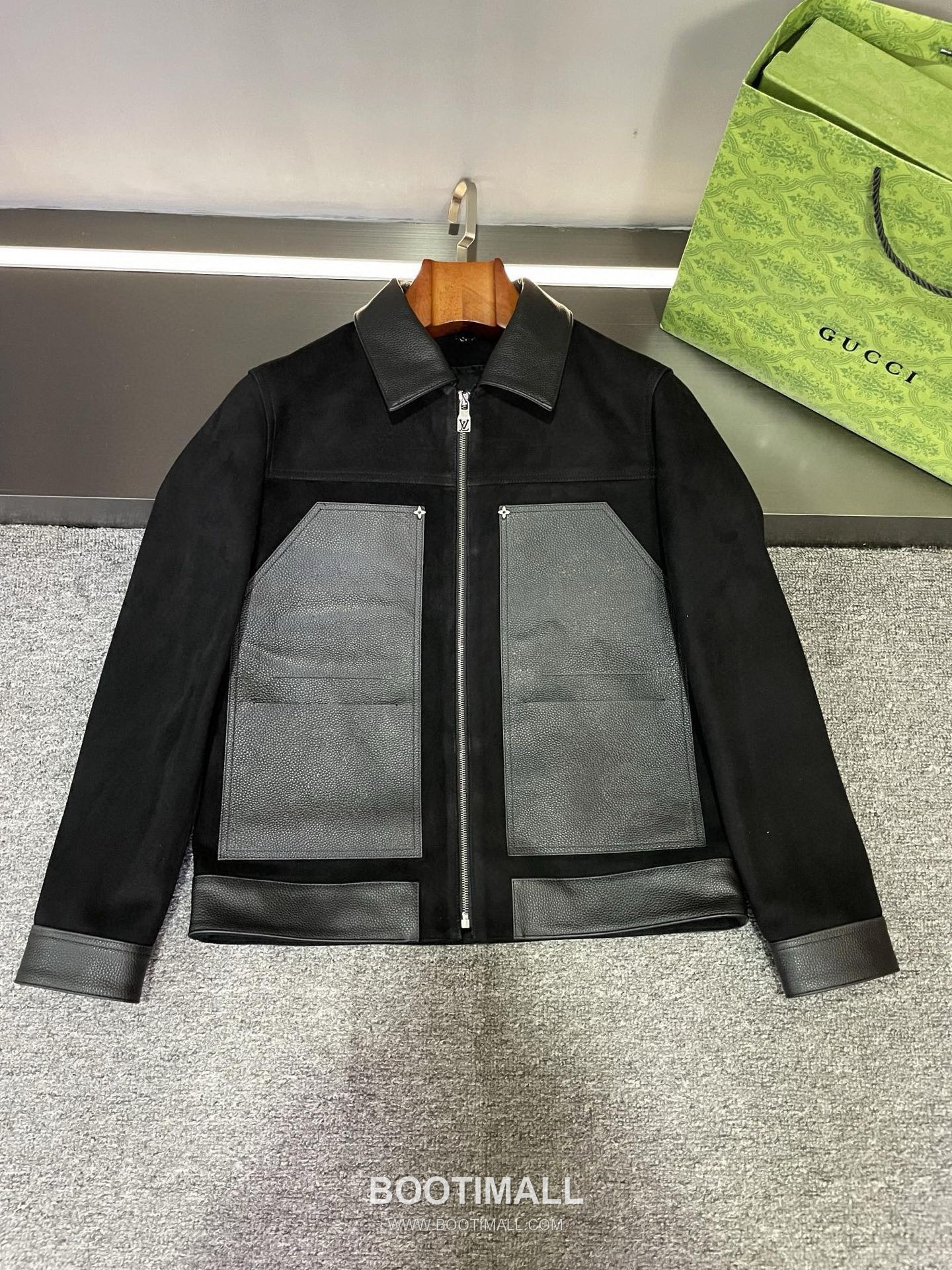 Louis Vuitton Laser-Perforated Shearling Jacket Lambskin Black Leather 루이비통 레이저 펀칭 시어링 재킷 양가죽 블랙 가죽 11