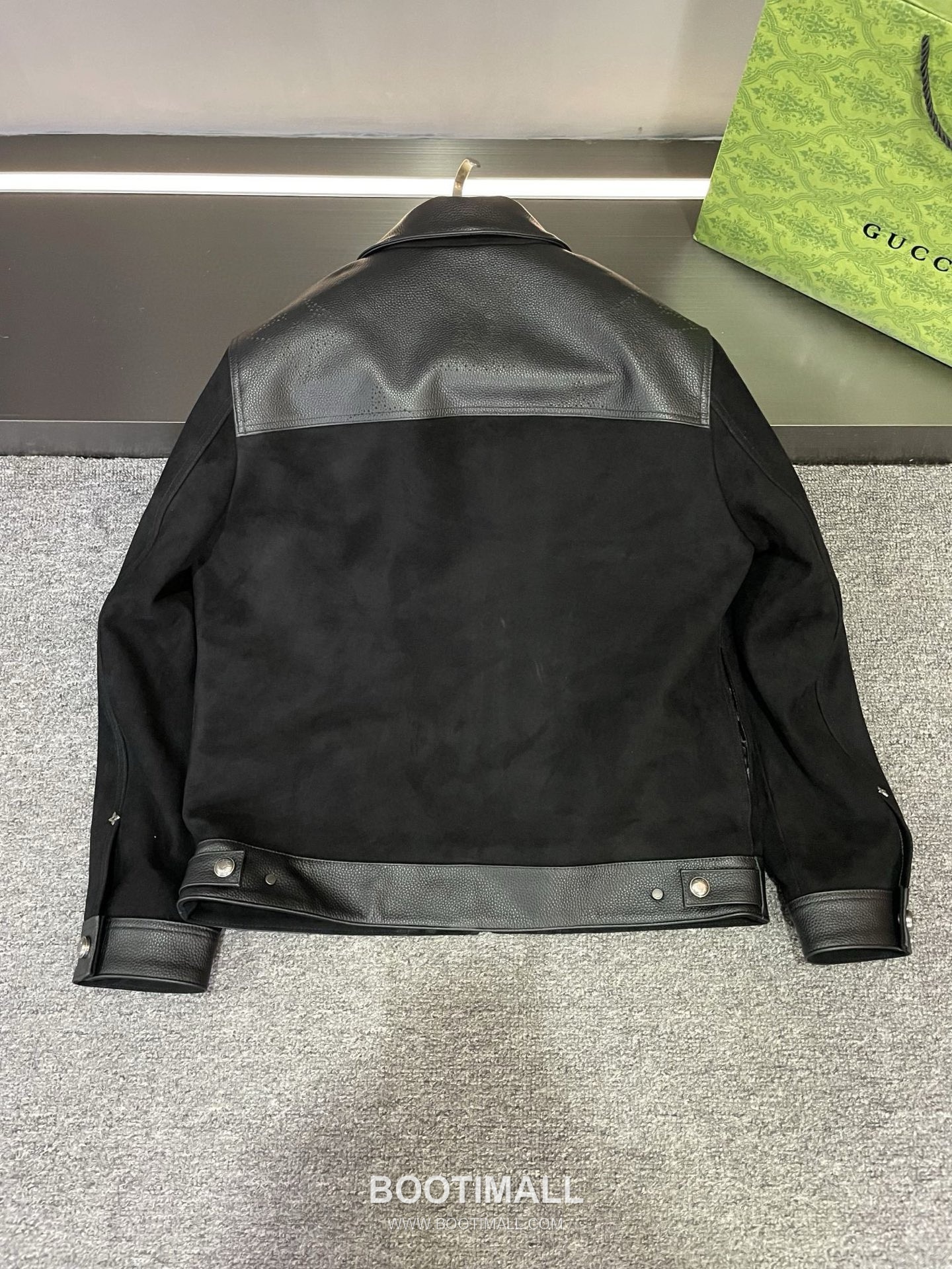 Louis Vuitton Laser-Perforated Shearling Jacket Lambskin Black Leather 루이비통 레이저 펀칭 시어링 재킷 양가죽 블랙 가죽 12