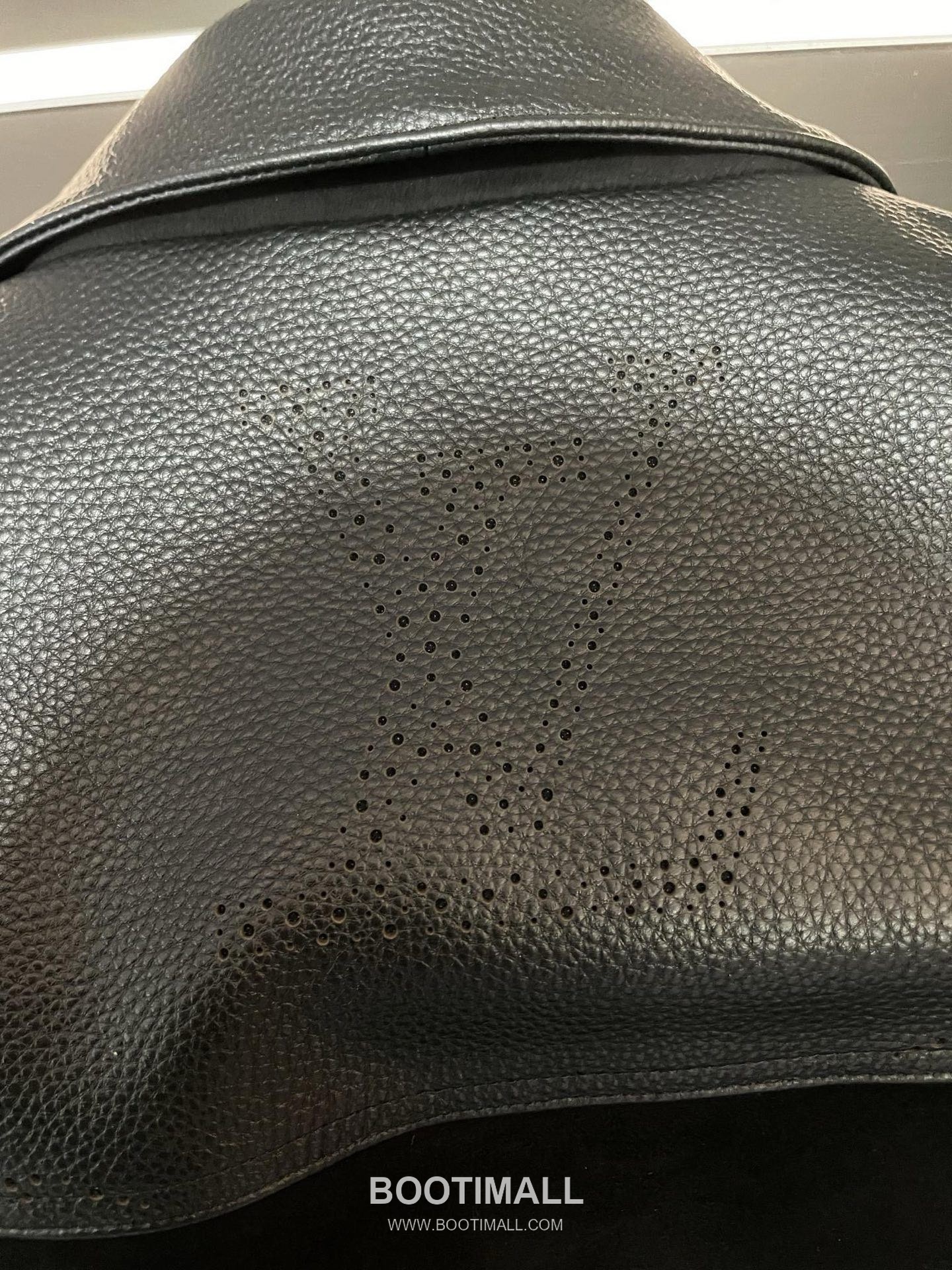 Louis Vuitton Laser-Perforated Shearling Jacket Lambskin Black Leather 루이비통 레이저 펀칭 시어링 재킷 양가죽 블랙 가죽 15