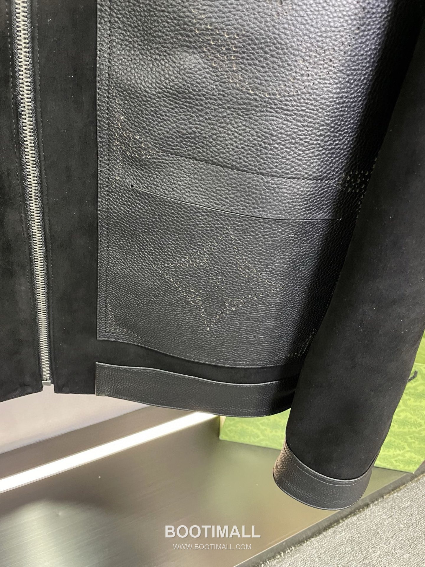 Louis Vuitton Laser-Perforated Shearling Jacket Lambskin Black Leather 루이비통 레이저 펀칭 시어링 재킷 양가죽 블랙 가죽 27