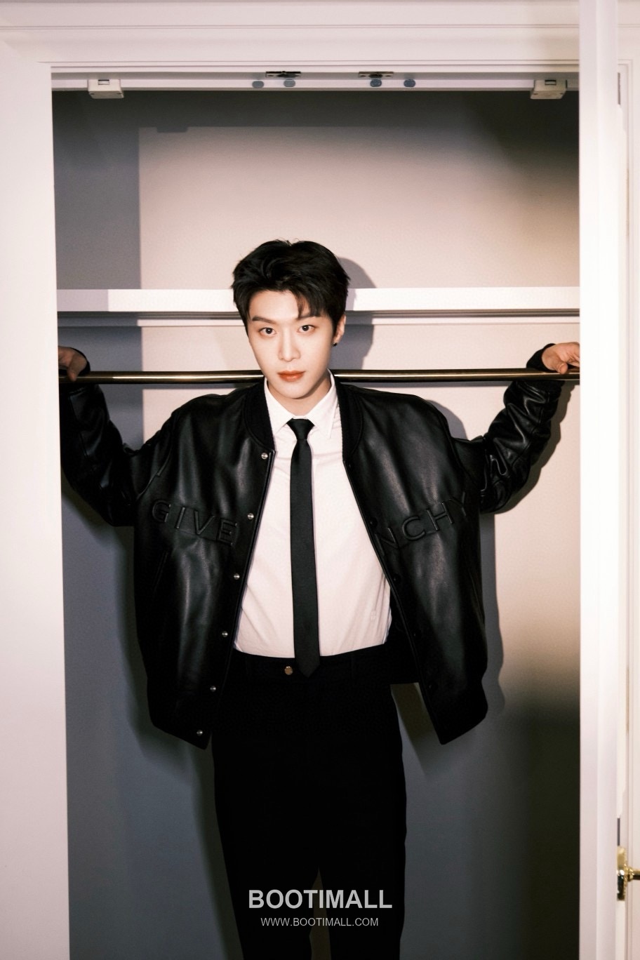 Givenchy Labyrinth Embossed Varsity Lambskin Black Jacket 지방시 라비린스 엠보스 바시티 양가죽 블랙 자켓 2