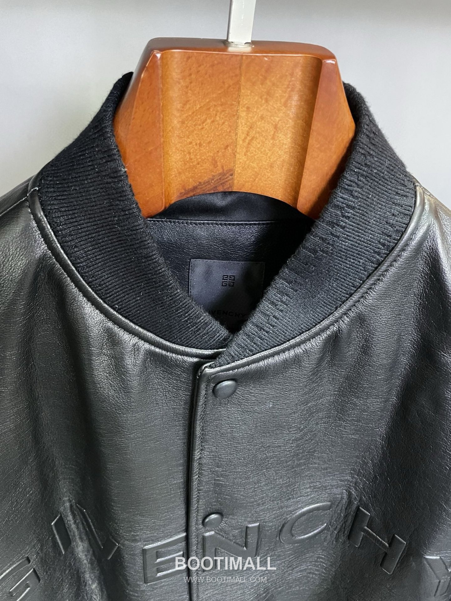 Givenchy Labyrinth Embossed Varsity Lambskin Black Jacket 지방시 라비린스 엠보스 바시티 양가죽 블랙 자켓 26