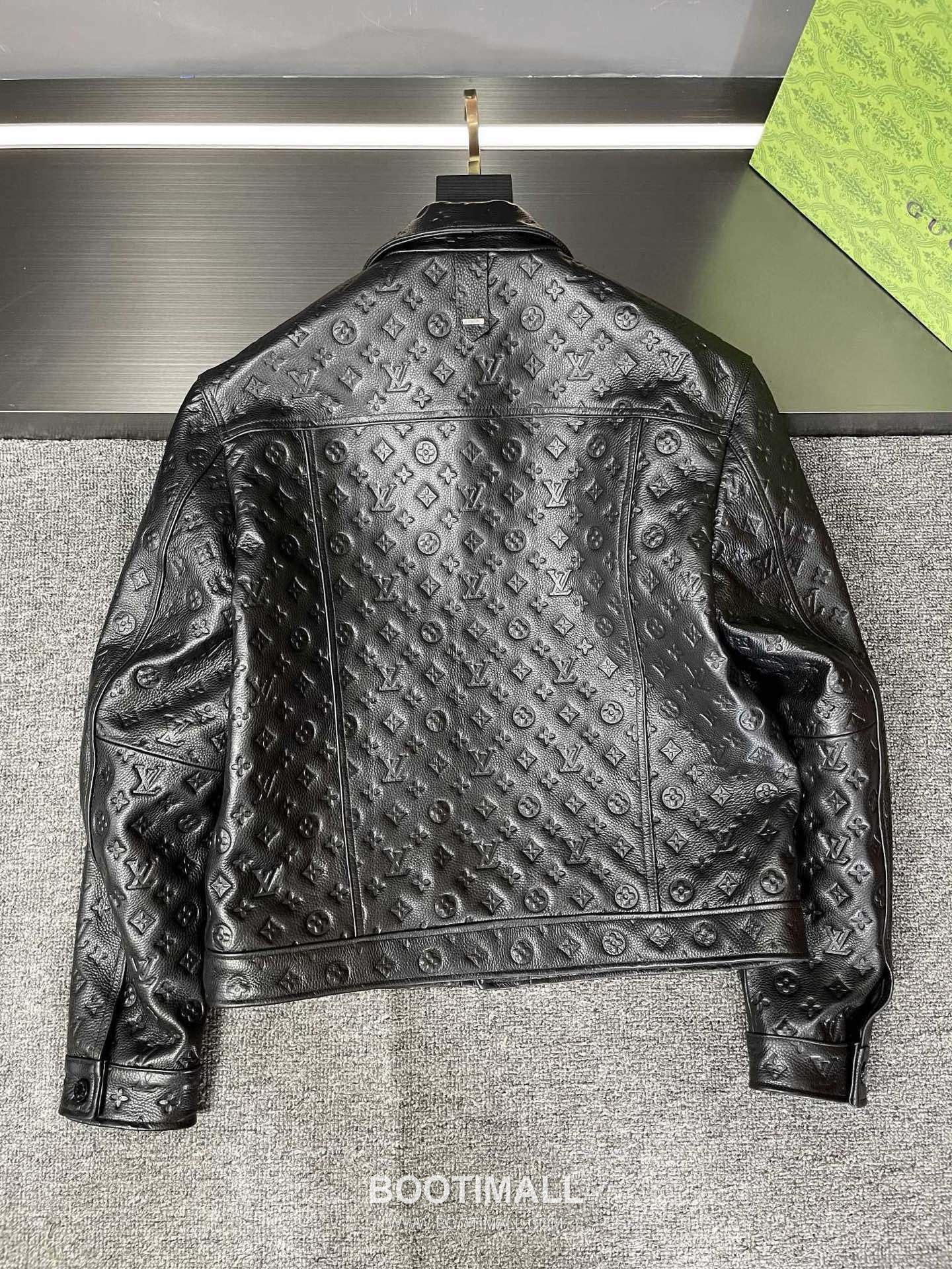 Louis Vuitton Monogram Embossed Leather Jacket Calfskin 루이비통 모노그램 엠보스드 레더 재킷 송아지가죽 3