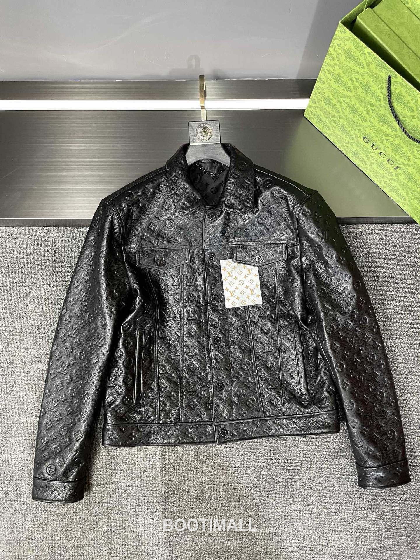 Louis Vuitton Monogram Embossed Leather Jacket Calfskin 루이비통 모노그램 엠보스드 레더 재킷 송아지가죽 4