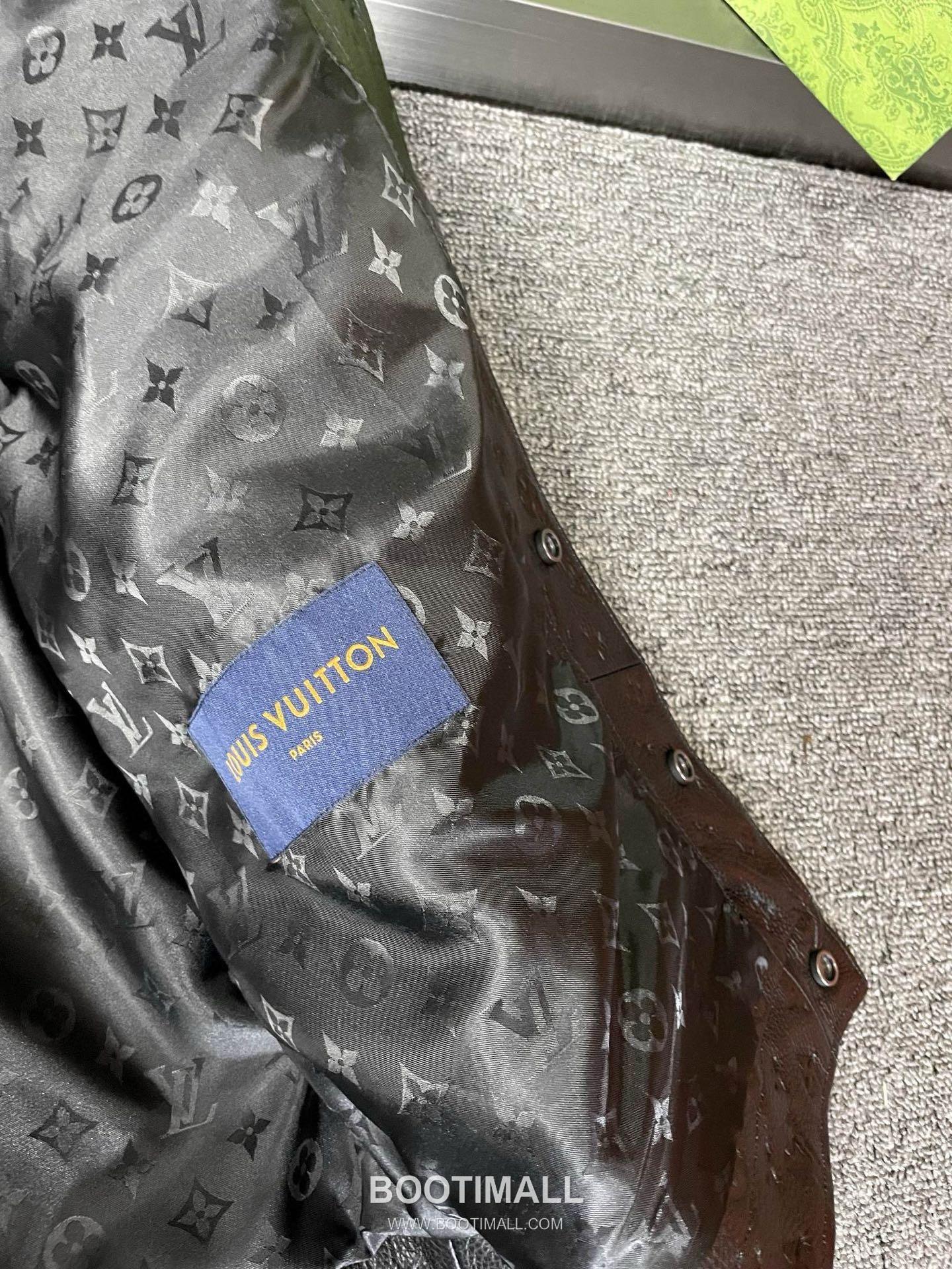 Louis Vuitton Monogram Embossed Leather Jacket Calfskin 루이비통 모노그램 엠보스드 레더 재킷 송아지가죽 8