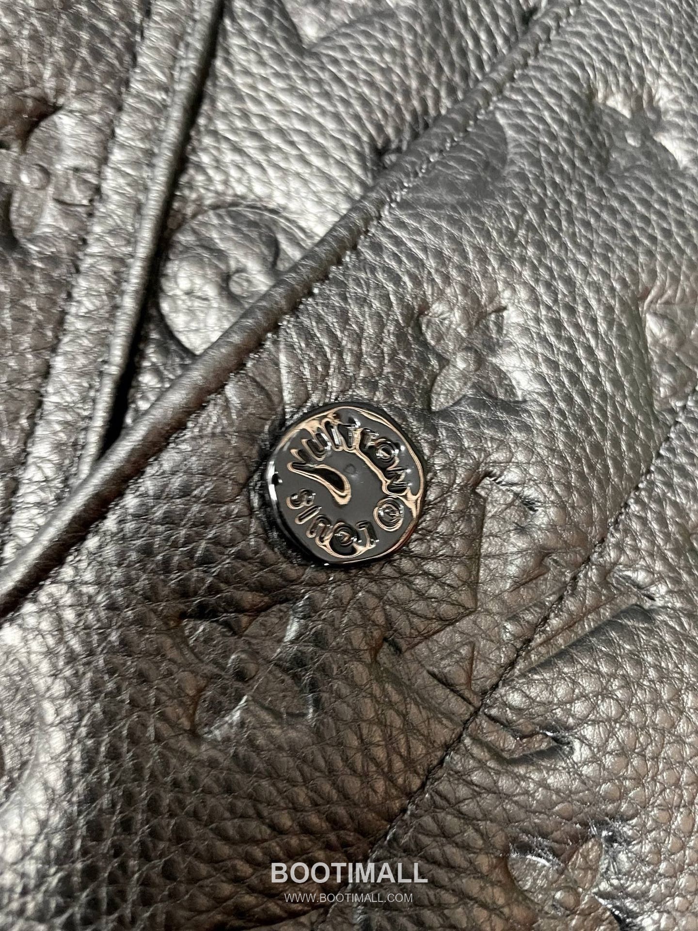 Louis Vuitton Monogram Embossed Leather Jacket Calfskin 루이비통 모노그램 엠보스드 레더 재킷 송아지가죽 9