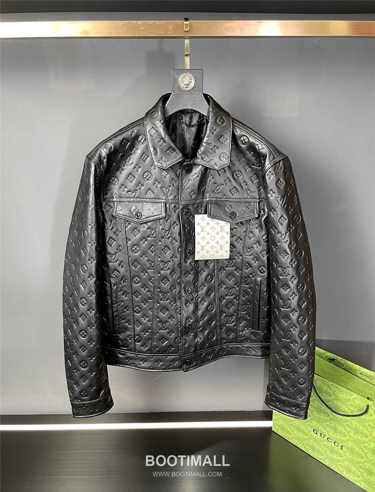 Louis Vuitton Monogram Embossed Leather Jacket Calfskin 루이비통 모노그램 엠보스드 레더 재킷 송아지가죽 11