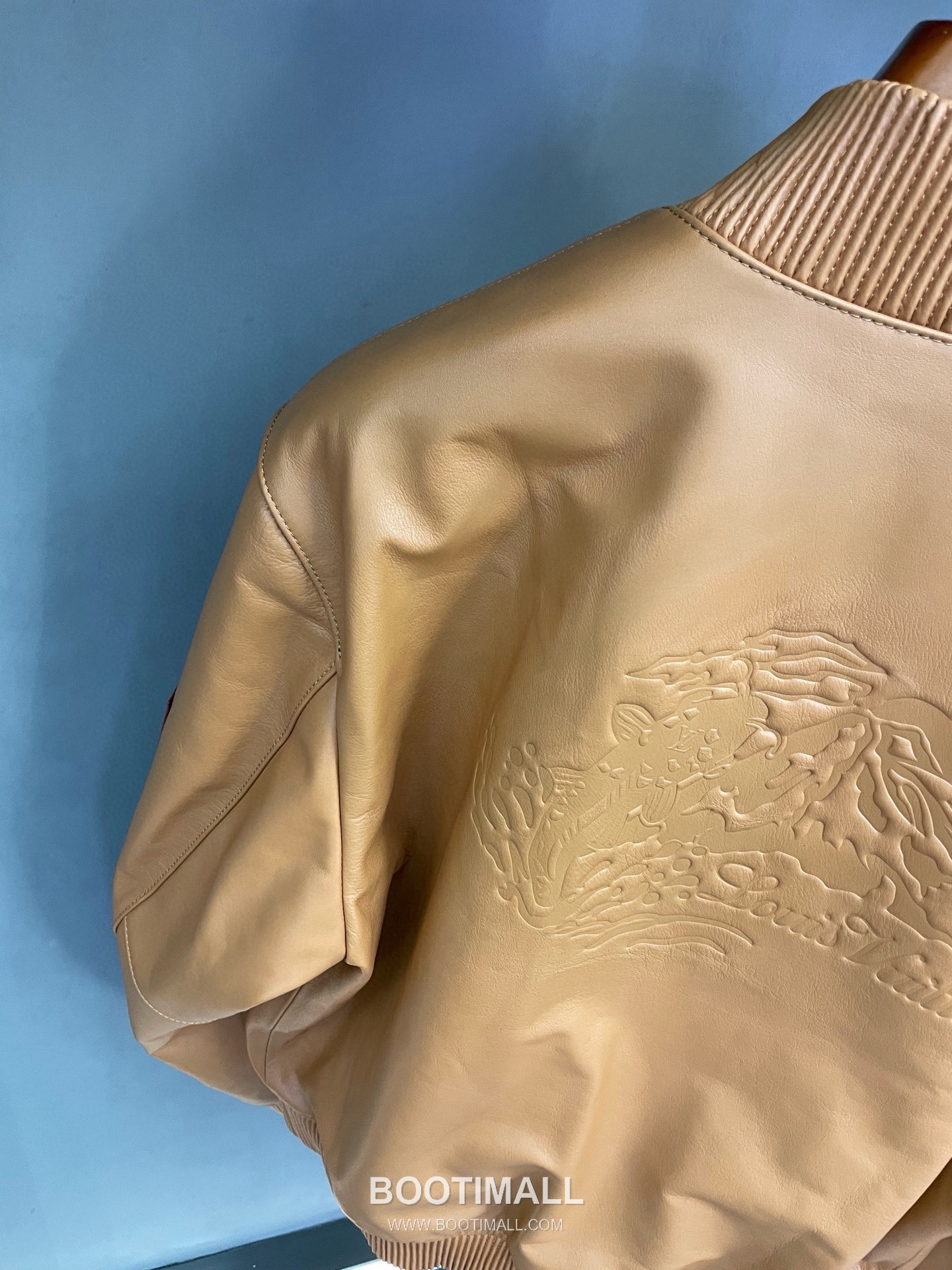 Louis Vuitton Remember the Future Calfskin Outerwear Yellow Jacket 루이비통 리멤버 더 퓨처 카프스킨 아우터 송아지가죽 옐로우 자켓 21