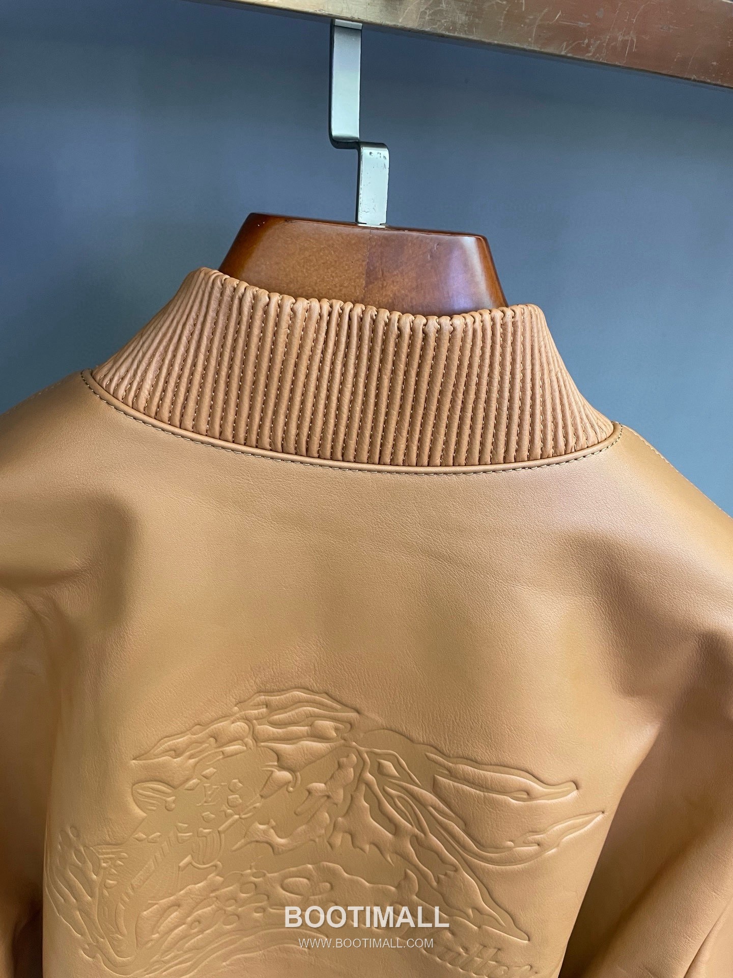 Louis Vuitton Remember the Future Calfskin Outerwear Yellow Jacket 루이비통 리멤버 더 퓨처 카프스킨 아우터 송아지가죽 옐로우 자켓 22