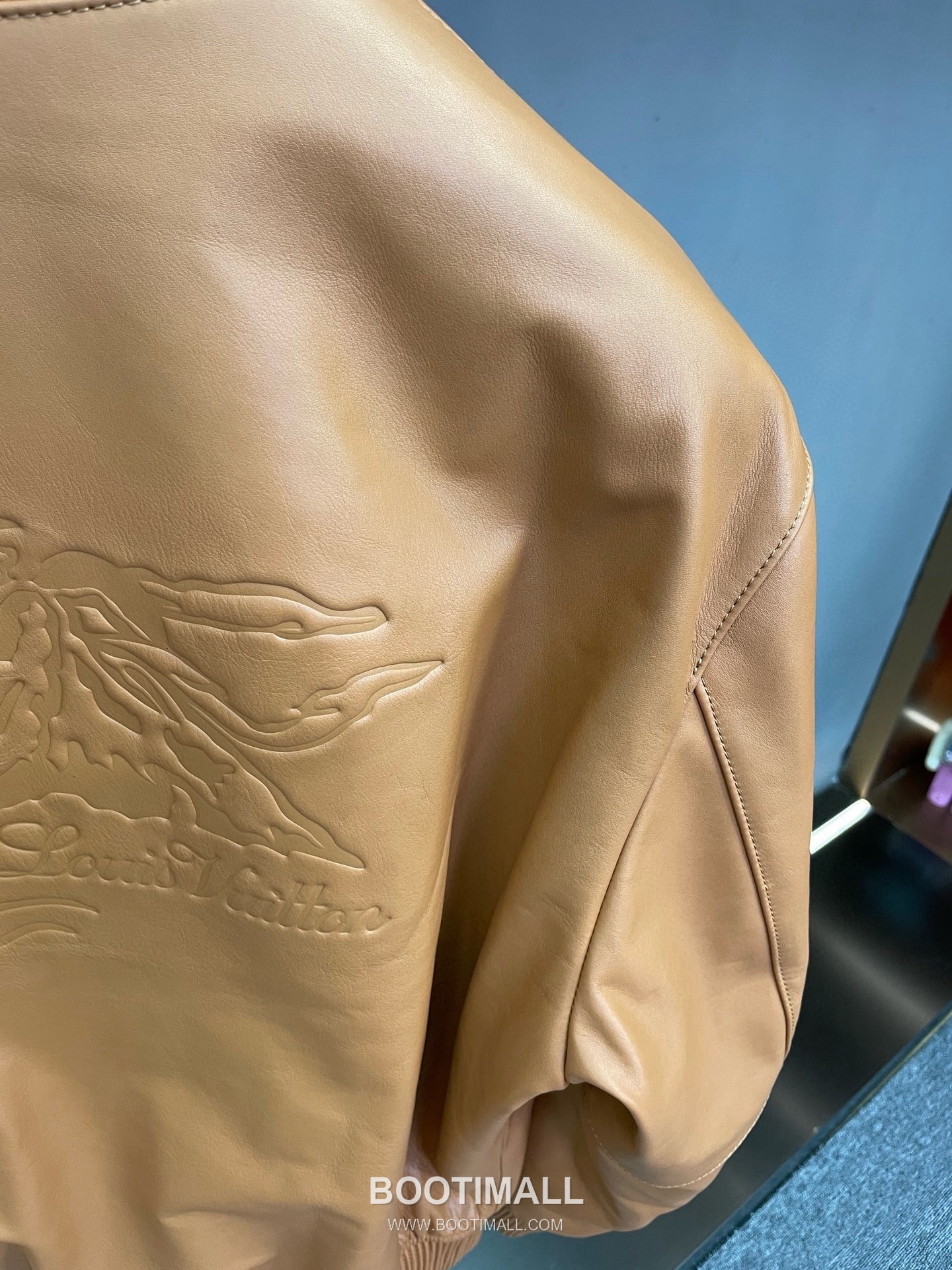 Louis Vuitton Remember the Future Calfskin Outerwear Yellow Jacket 루이비통 리멤버 더 퓨처 카프스킨 아우터 송아지가죽 옐로우 자켓 26