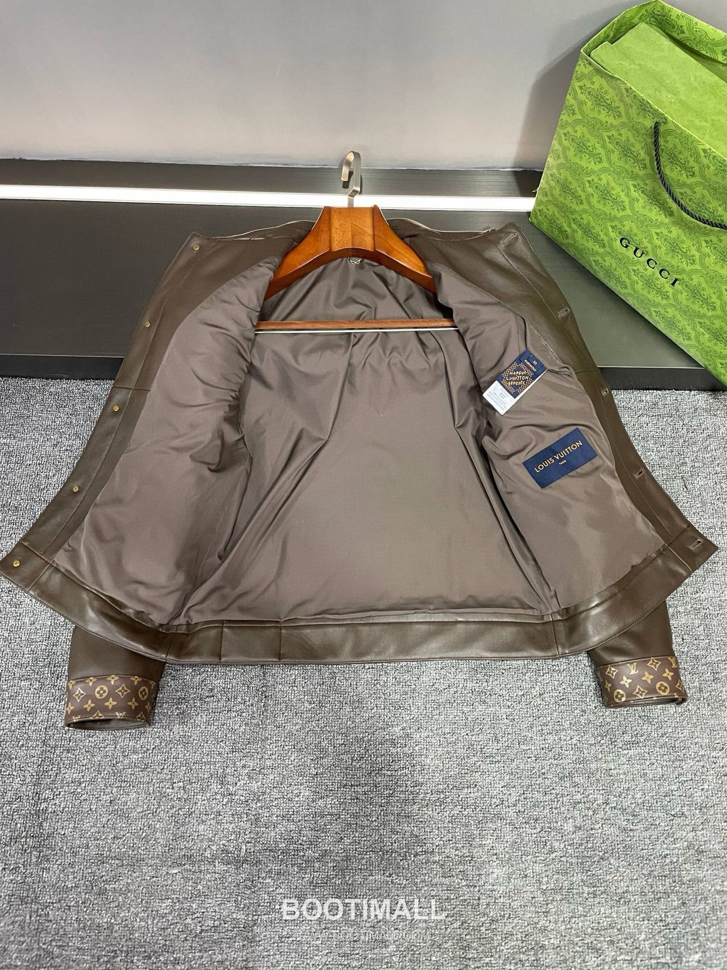 Louis Vuitton Monogram Print Lambskin Jacket 루이비통 모노그램 프린트 램스킨 재킷 양가죽 8