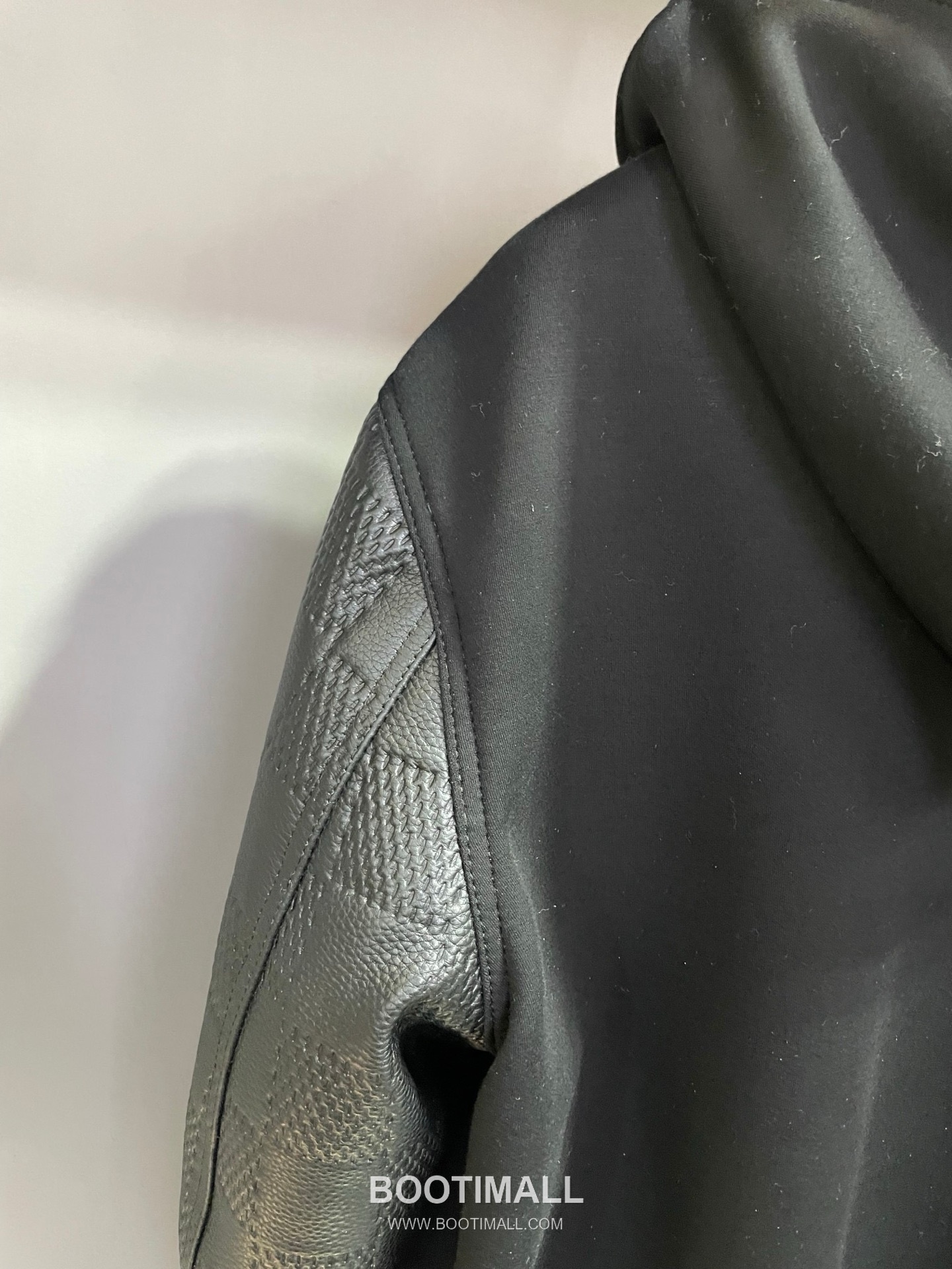 Louis Vuitton Damier-Embossed Hooded Cardigan Lambskin, Terry Cloth Zip-Up Hoodie 루이비통 다미에 엠보스 후드 가디건 양가죽, 테리 집업 17