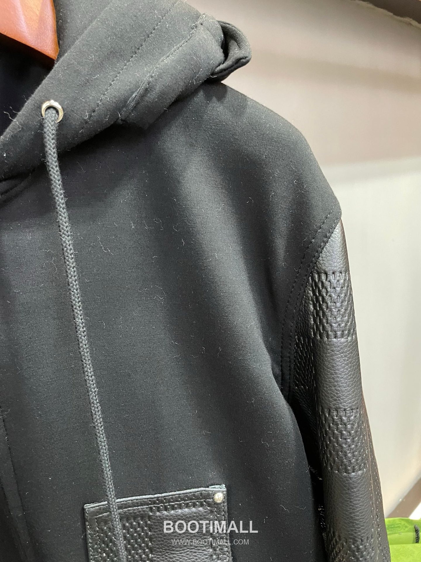 Louis Vuitton Damier-Embossed Hooded Cardigan Lambskin, Terry Cloth Zip-Up Hoodie 루이비통 다미에 엠보스 후드 가디건 양가죽, 테리 집업 19