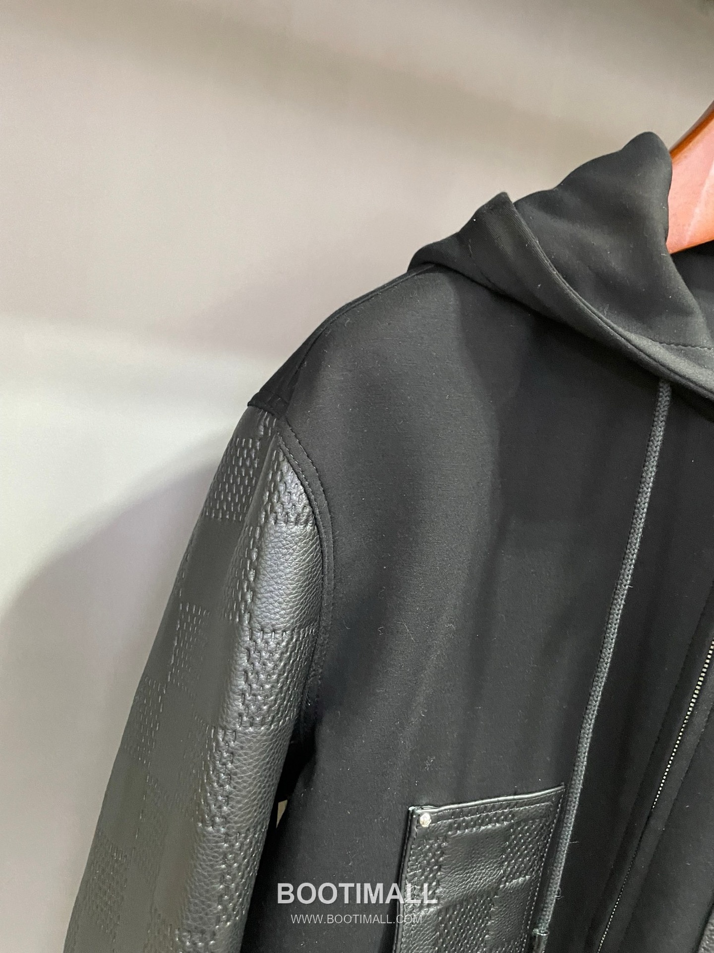 Louis Vuitton Damier-Embossed Hooded Cardigan Lambskin, Terry Cloth Zip-Up Hoodie 루이비통 다미에 엠보스 후드 가디건 양가죽, 테리 집업 20