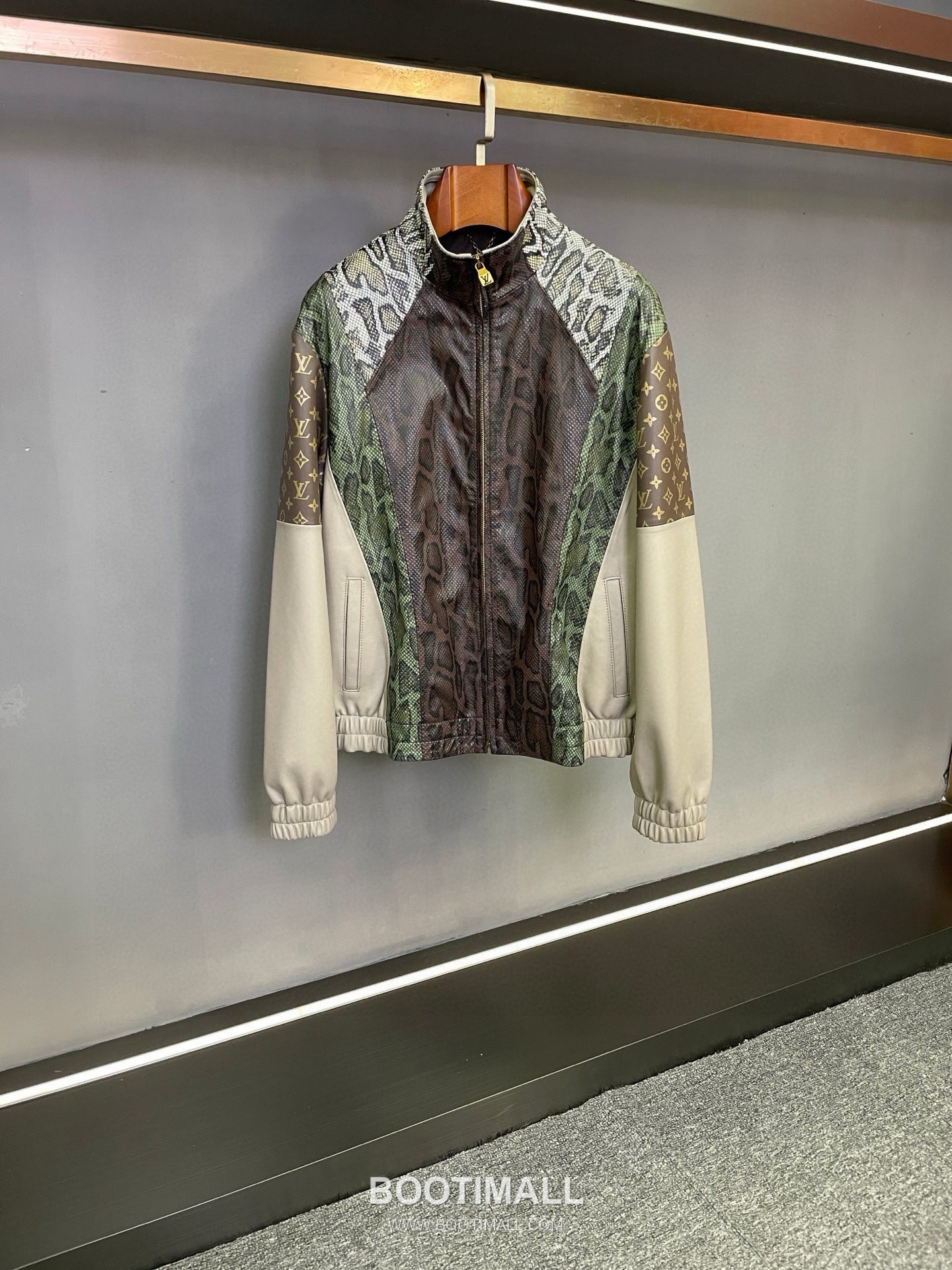 Louis Vuitton Snakeskin-Effect Leather Jacket Lambskin 루이비통 스네이크 이펙트 레더 재킷 양가죽 9