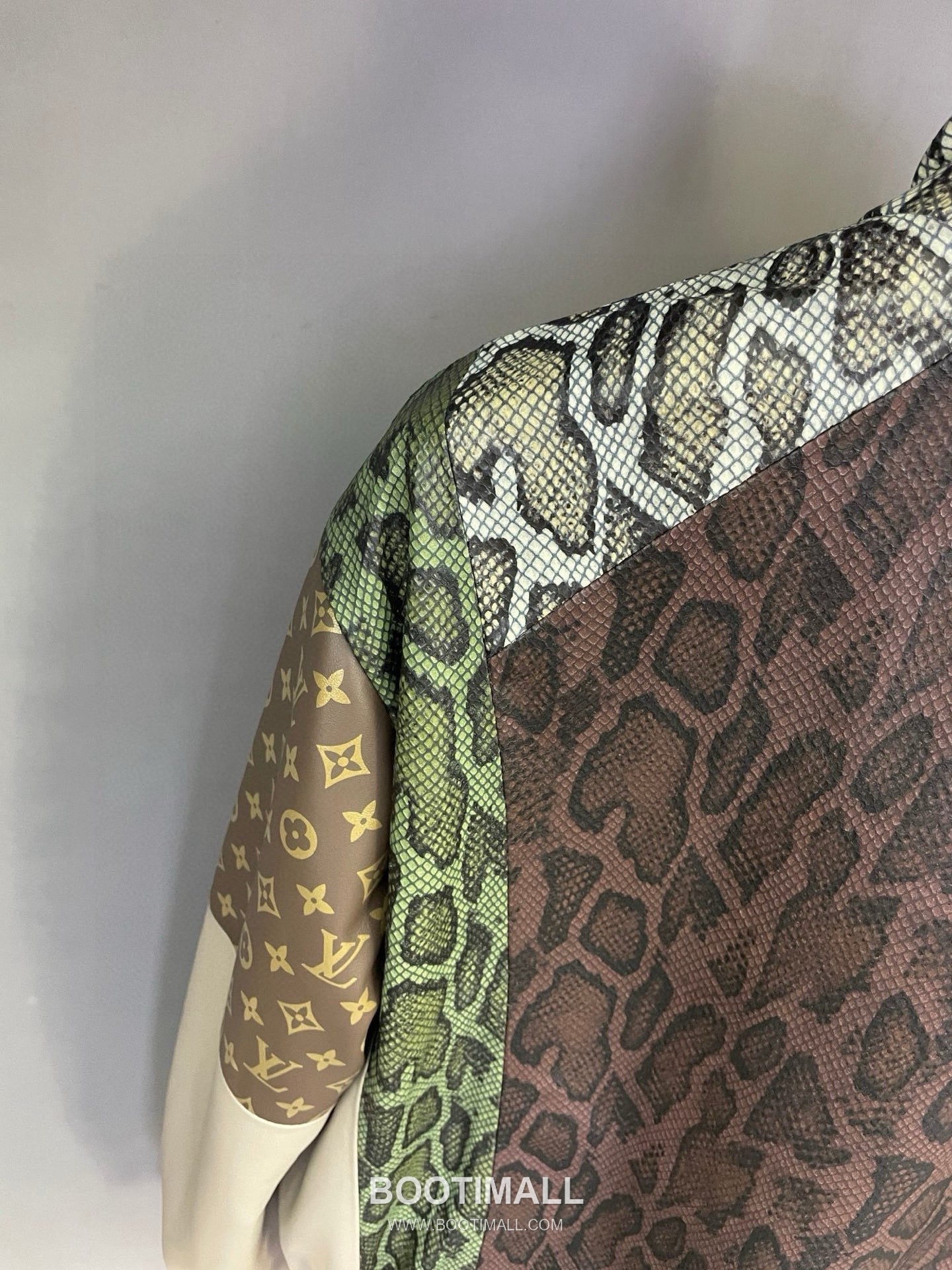 Louis Vuitton Snakeskin-Effect Leather Jacket Lambskin 루이비통 스네이크 이펙트 레더 재킷 양가죽 12