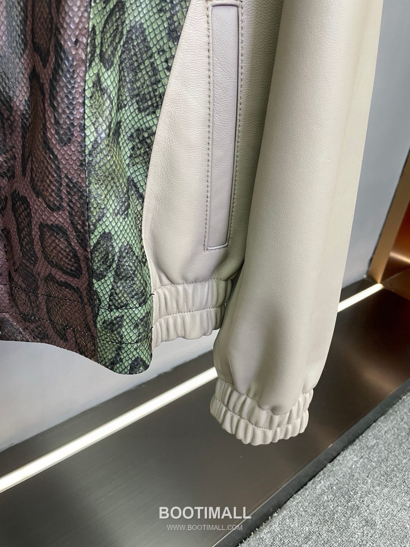 Louis Vuitton Snakeskin-Effect Leather Jacket Lambskin 루이비통 스네이크 이펙트 레더 재킷 양가죽 13