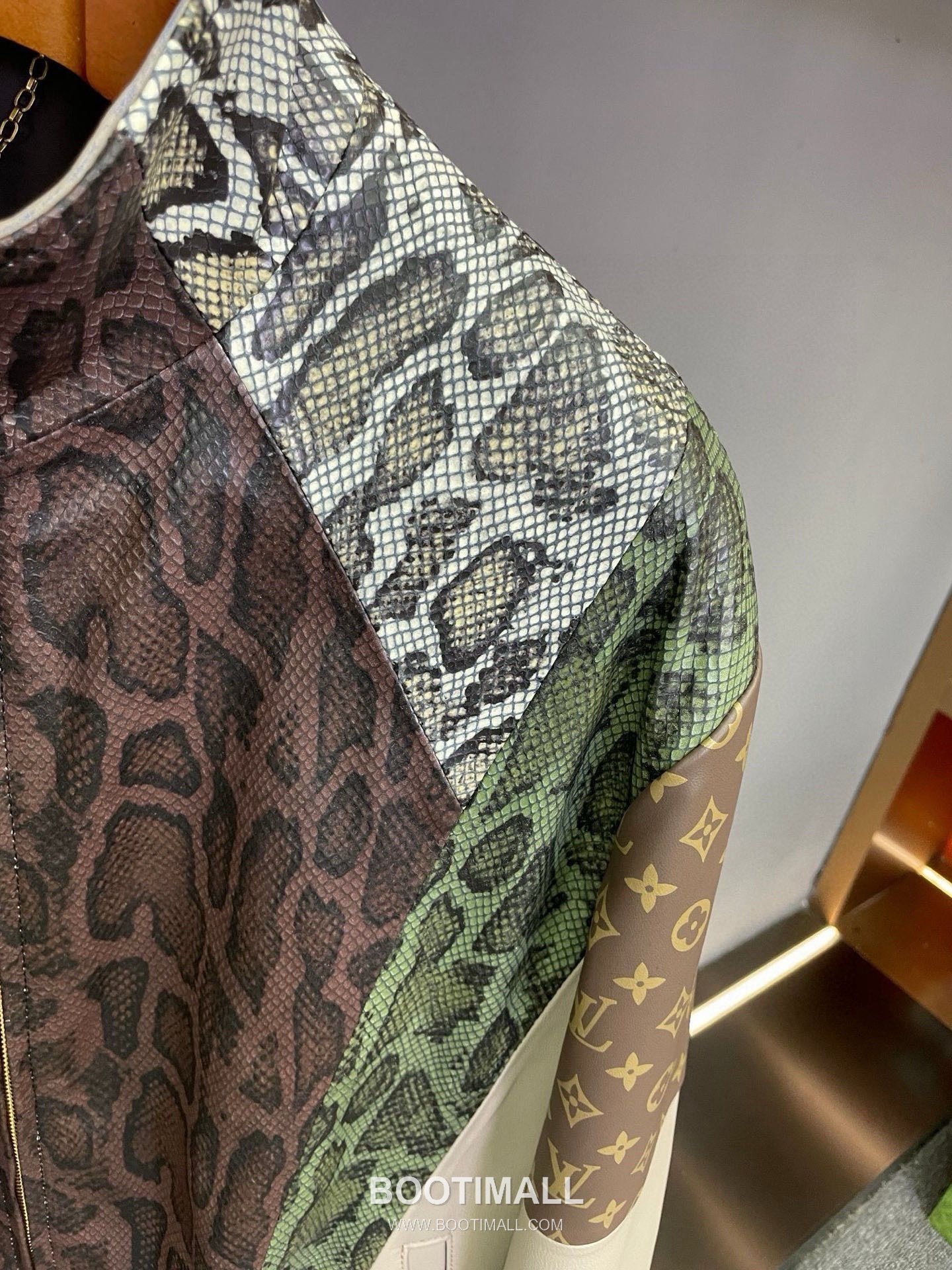 Louis Vuitton Snakeskin-Effect Leather Jacket Lambskin 루이비통 스네이크 이펙트 레더 재킷 양가죽 14