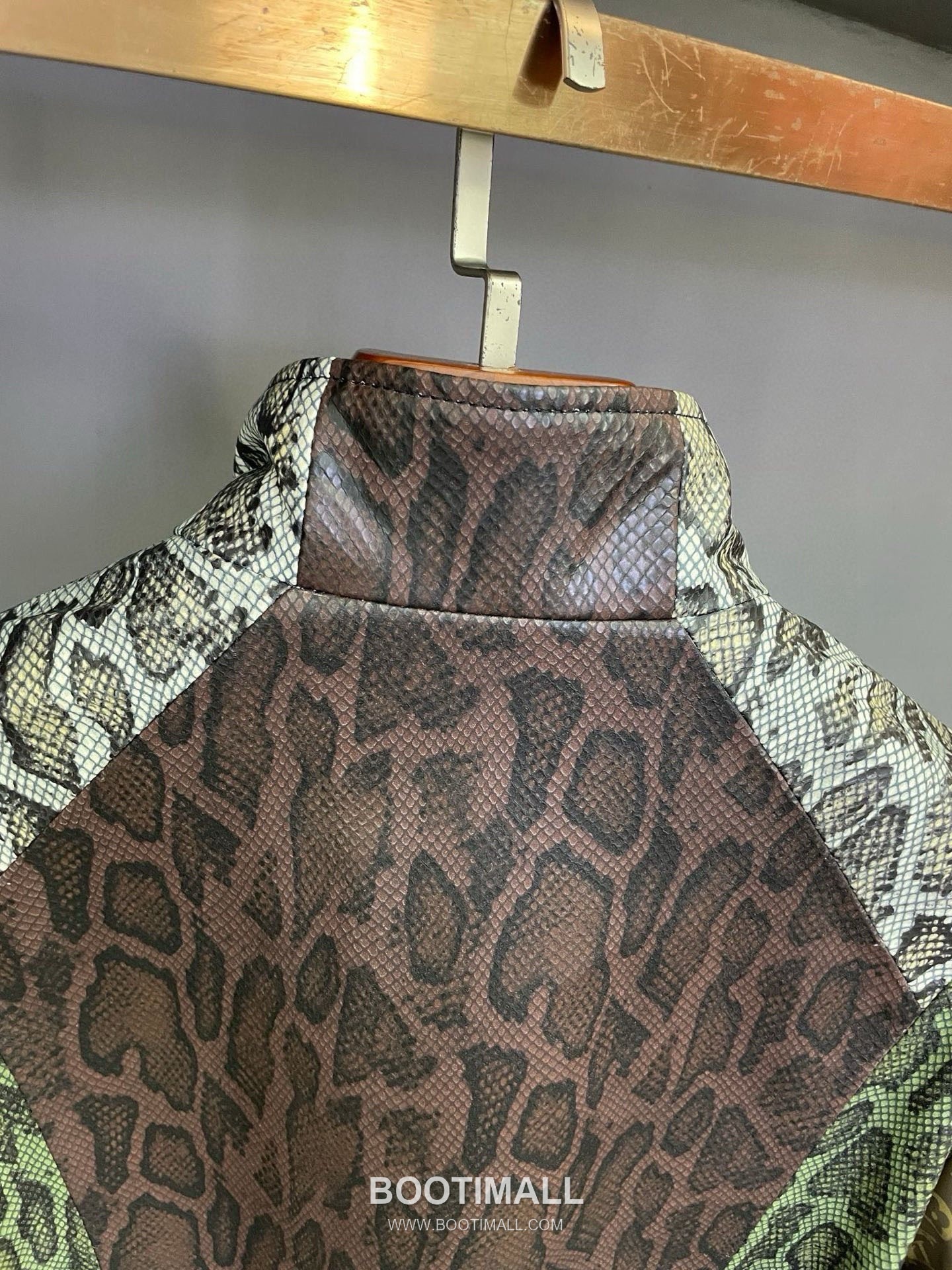 Louis Vuitton Snakeskin-Effect Leather Jacket Lambskin 루이비통 스네이크 이펙트 레더 재킷 양가죽 15