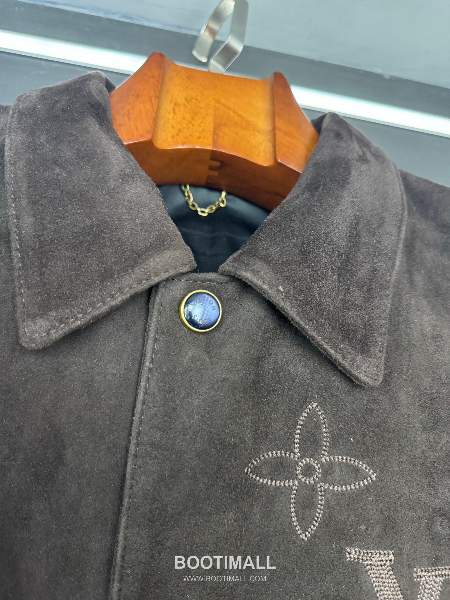 Louis Vuitton Monogram Embroidered Suede Lambskin Outerwear Brown Jacket 루이비통 모노그램 자수 스웨이드 양가죽 아우터 브라운 자켓 11