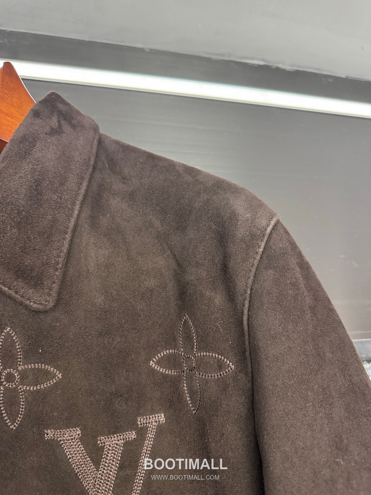 Louis Vuitton Monogram Embroidered Suede Lambskin Outerwear Brown Jacket 루이비통 모노그램 자수 스웨이드 양가죽 아우터 브라운 자켓 14