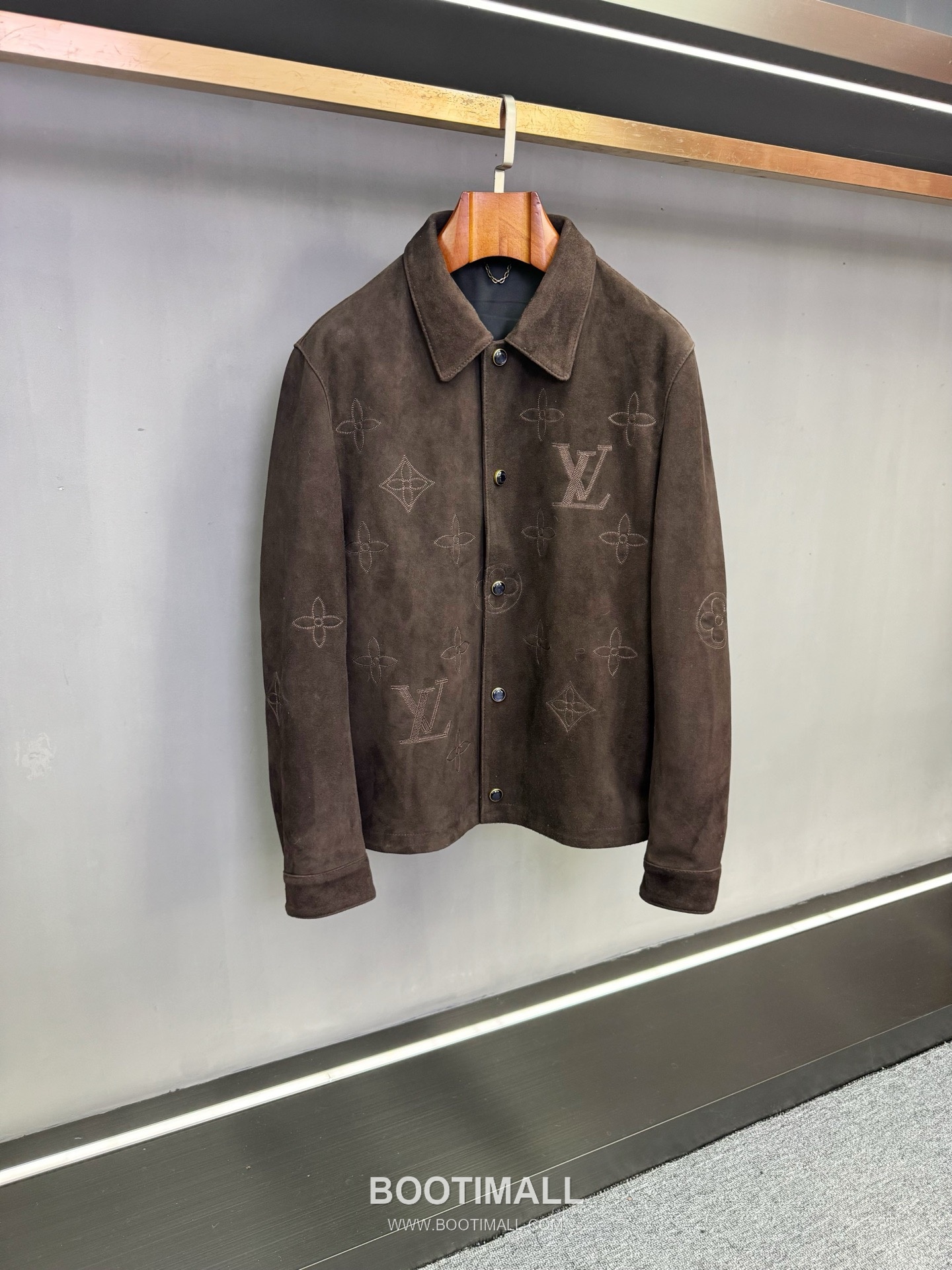 Louis Vuitton Monogram Embroidered Suede Lambskin Outerwear Brown Jacket 루이비통 모노그램 자수 스웨이드 양가죽 아우터 브라운 자켓 15