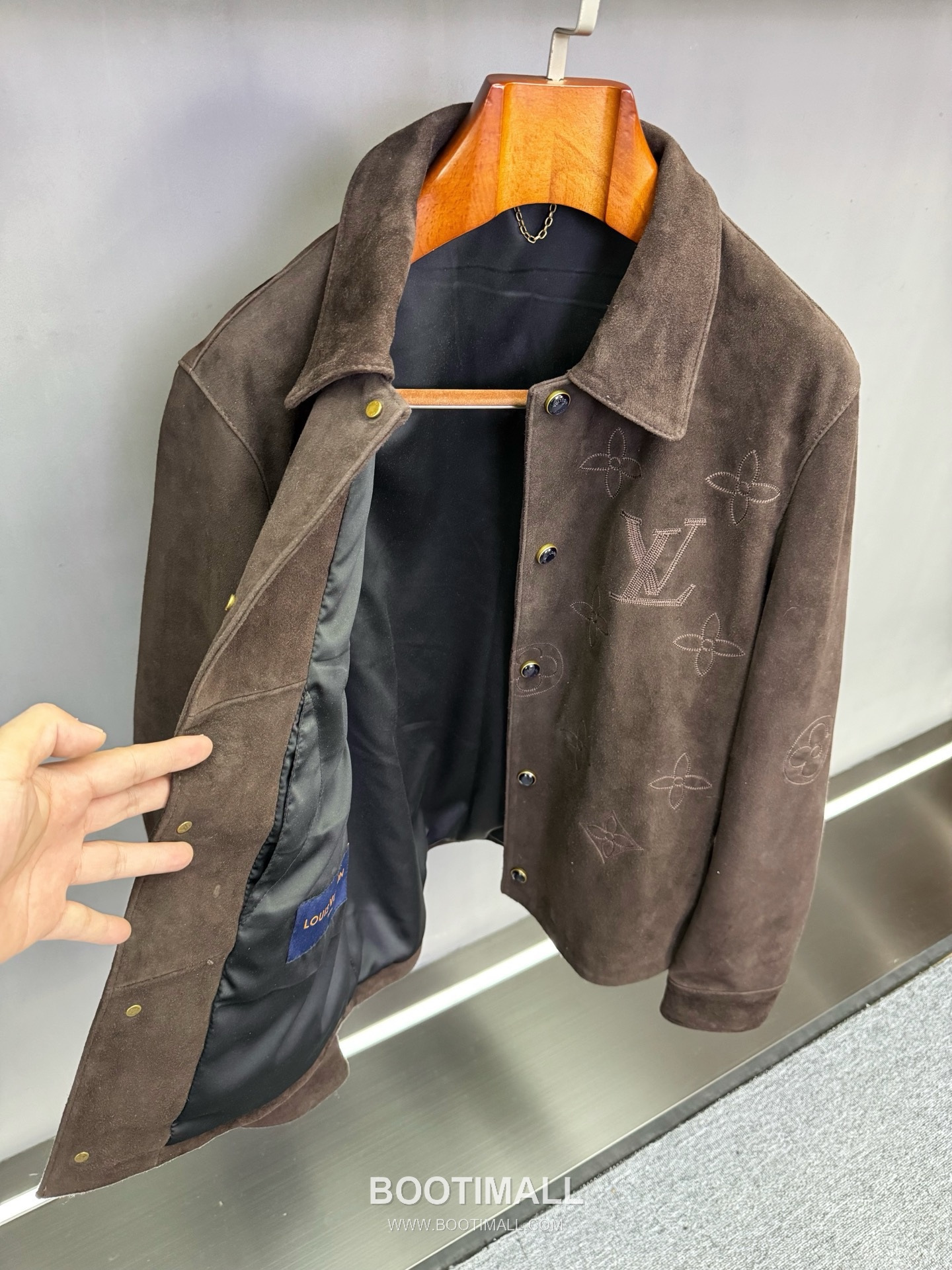 Louis Vuitton Monogram Embroidered Suede Lambskin Outerwear Brown Jacket 루이비통 모노그램 자수 스웨이드 양가죽 아우터 브라운 자켓 17