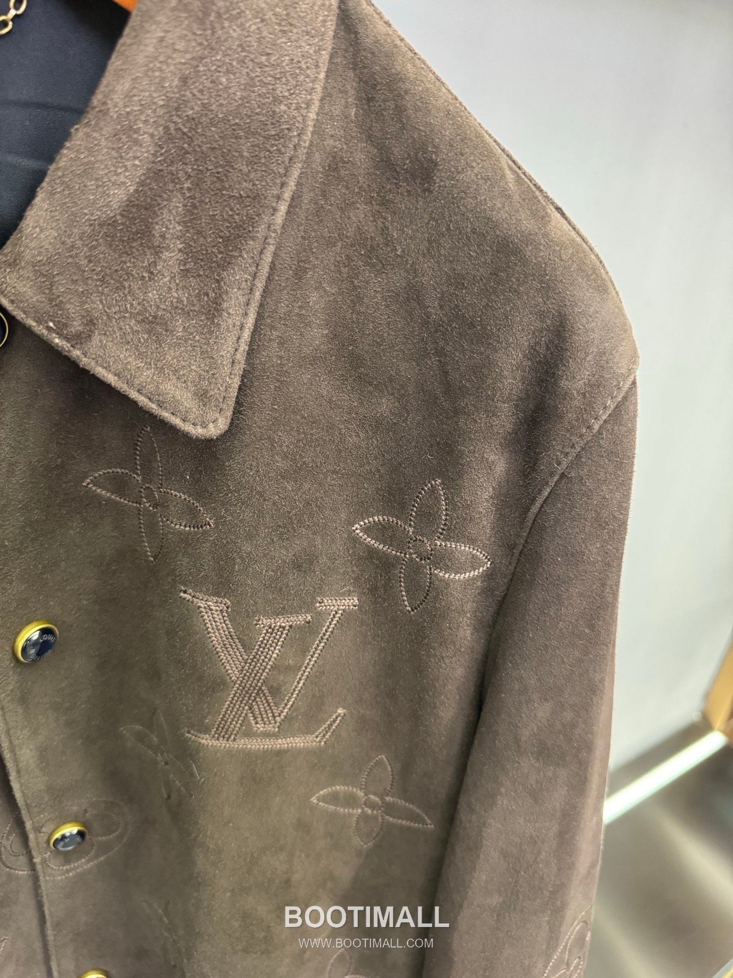 Louis Vuitton Monogram Embroidered Suede Lambskin Outerwear Brown Jacket 루이비통 모노그램 자수 스웨이드 양가죽 아우터 브라운 자켓 19