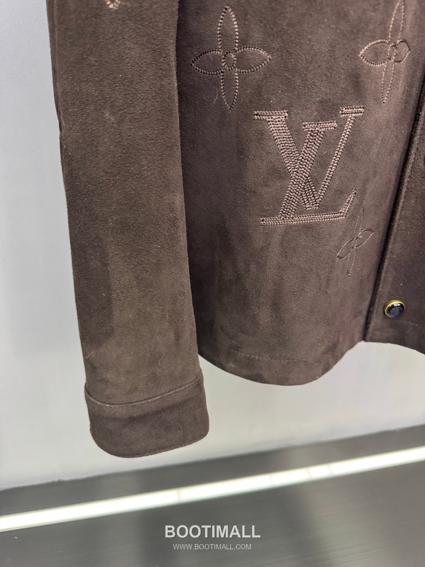 Louis Vuitton Monogram Embroidered Suede Lambskin Outerwear Brown Jacket 루이비통 모노그램 자수 스웨이드 양가죽 아우터 브라운 자켓 20