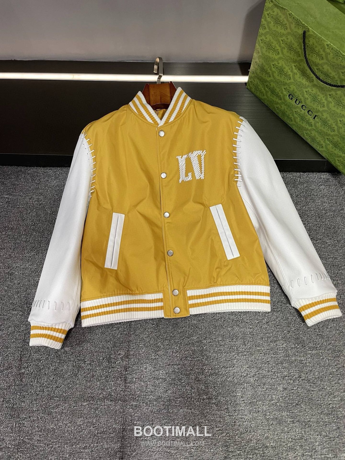 Louis Vuitton Leather Varsity Jacket Polyester Calfskin Lambskin Yellow 루이비통 가죽 바시티 재킷 폴리에스터 송아지가죽 양가죽 옐로우 12