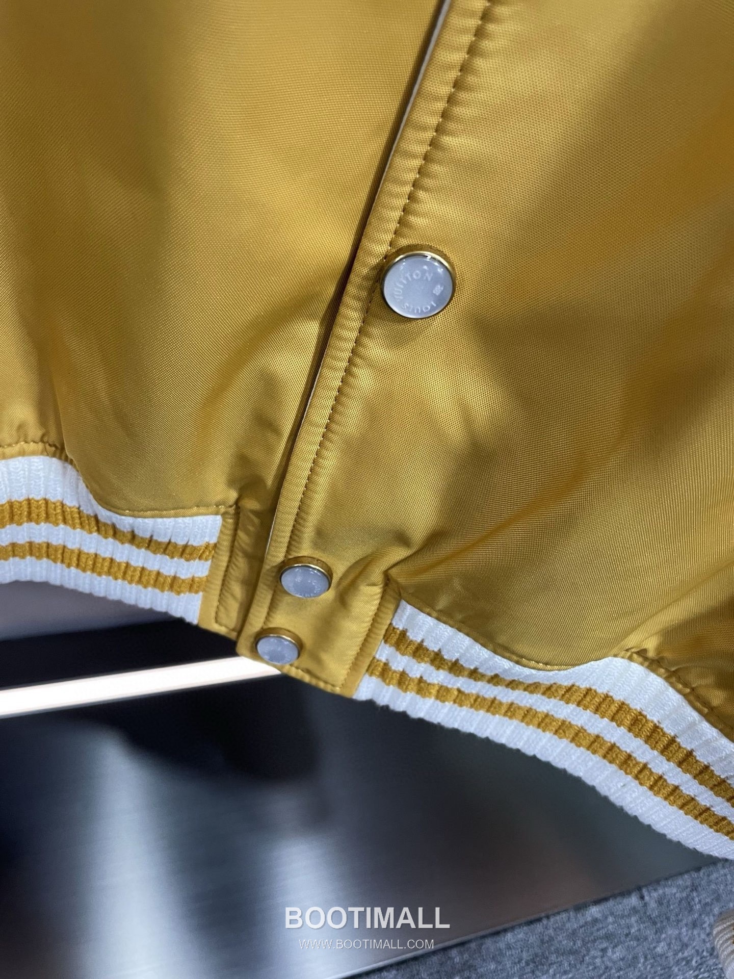 Louis Vuitton Leather Varsity Jacket Polyester Calfskin Lambskin Yellow 루이비통 가죽 바시티 재킷 폴리에스터 송아지가죽 양가죽 옐로우 25