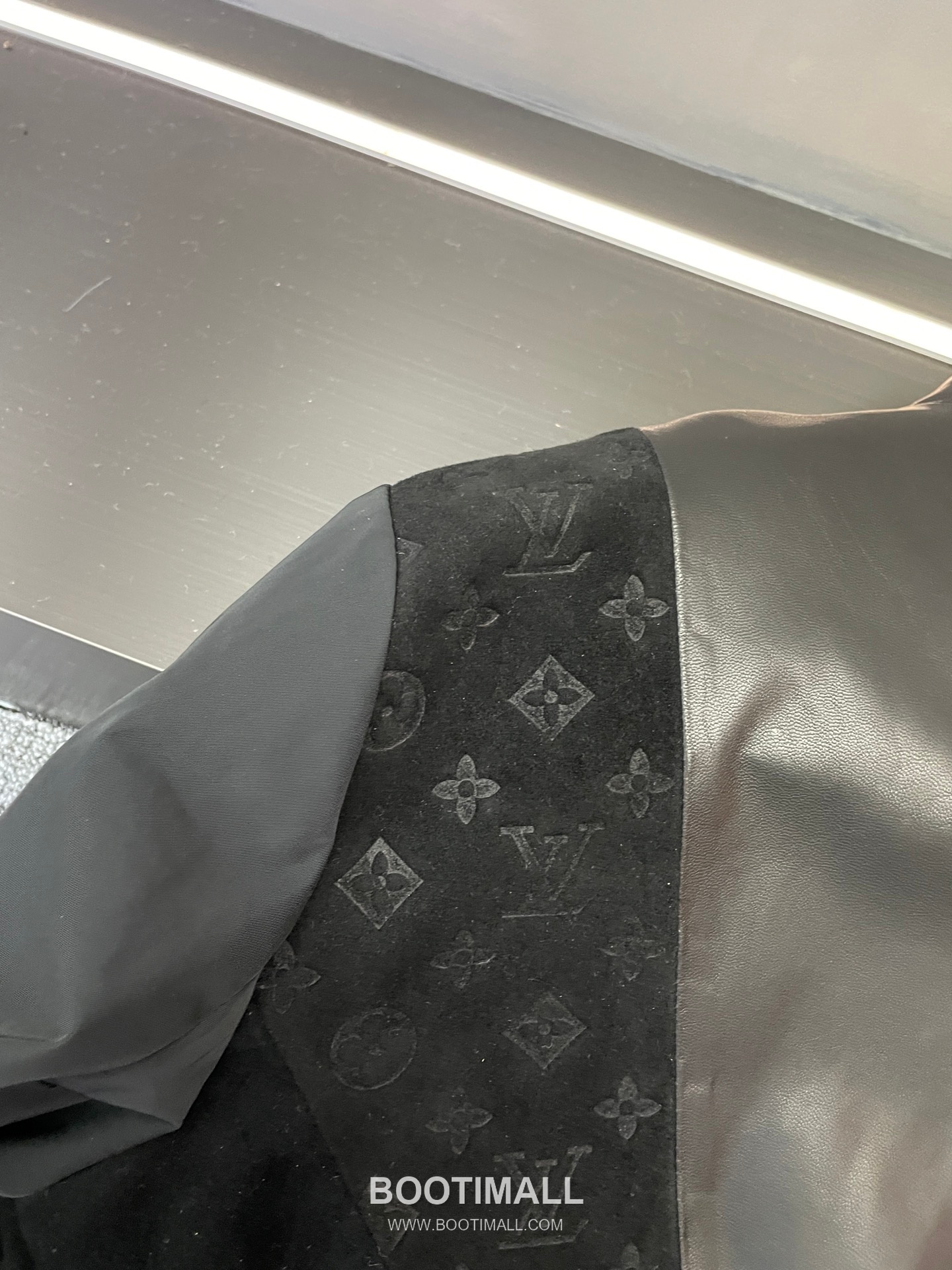 Louis Vuitton Lambskin Panel Jacket Lambskin, Polyester Black 루이비통 램스킨 패널 재킷 양가죽, 폴리에스터 블랙 14