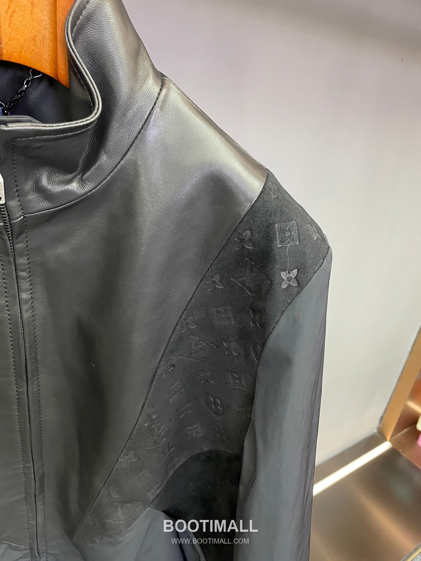 Louis Vuitton Lambskin Panel Jacket Lambskin, Polyester Black 루이비통 램스킨 패널 재킷 양가죽, 폴리에스터 블랙 24