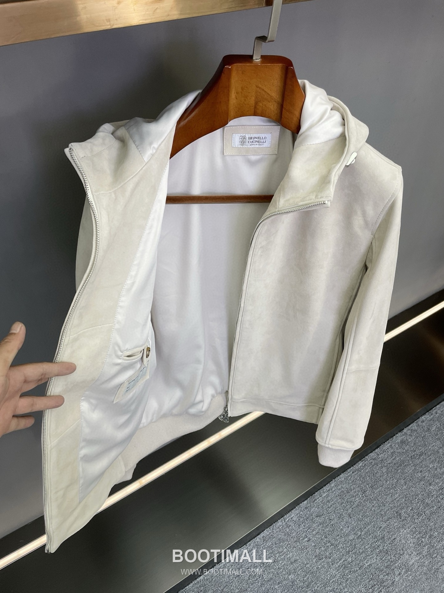 Brunello Cucinelli Suede Lambskin Hooded Black Jacket 브루넬로 쿠치넬리 스웨이드 램스킨 후드 블랙 자켓 4