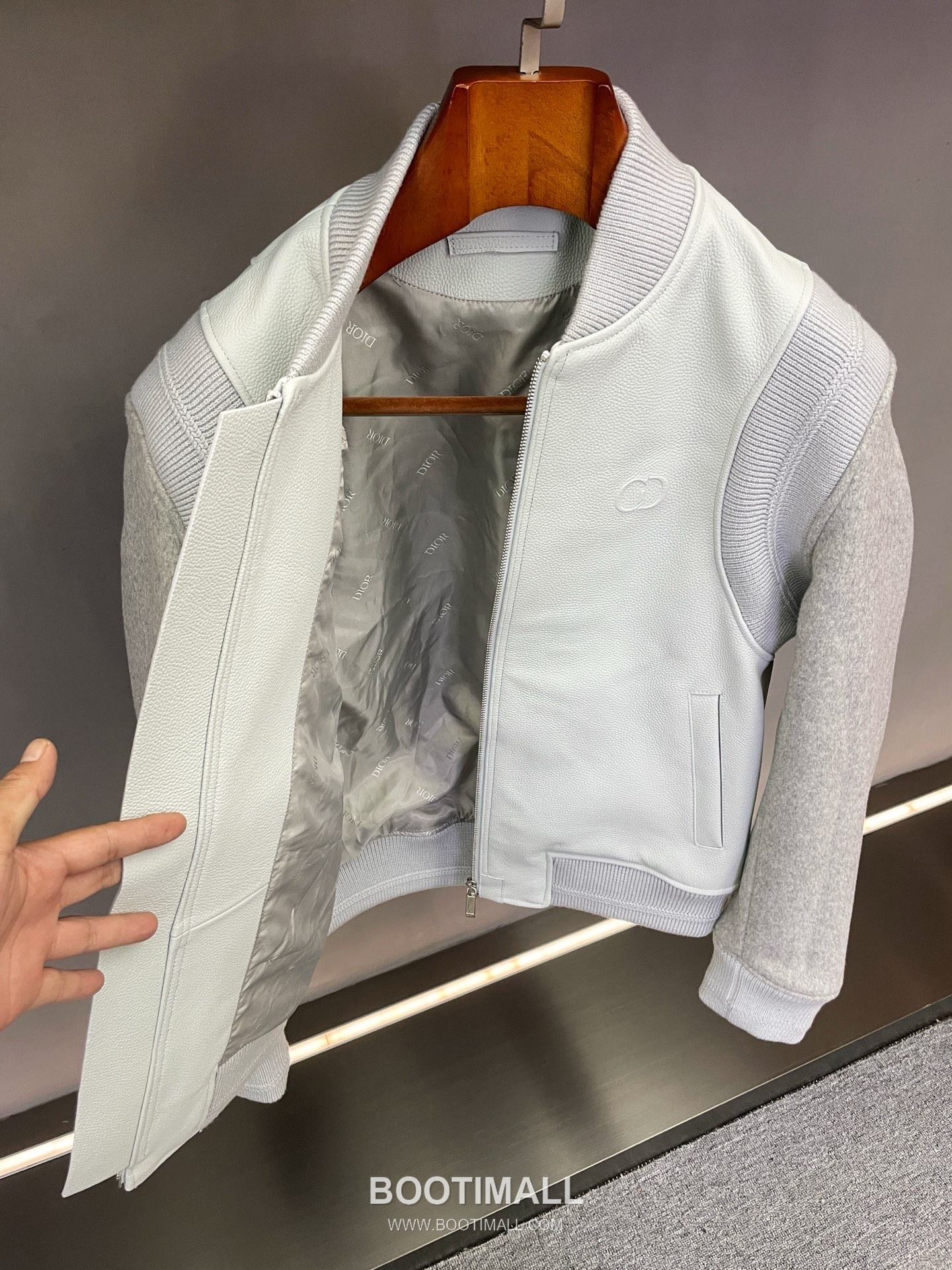 Dior CD Logo Embossed Calfskin Calfskin, Cashmere Light Blue Jacket 디올 CD 로고 엠보스드 카프스킨 캐시미어 라이트 블루 자켓 8