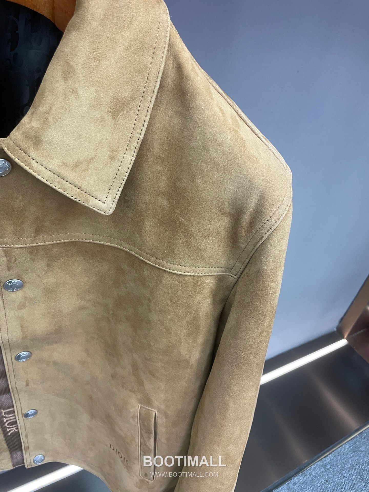 Dior 2026 S/S Suede Lambskin Khaki Leather Jacket 디올 2026 S/S 스웨이드 양가죽 카키 가죽 자켓 14