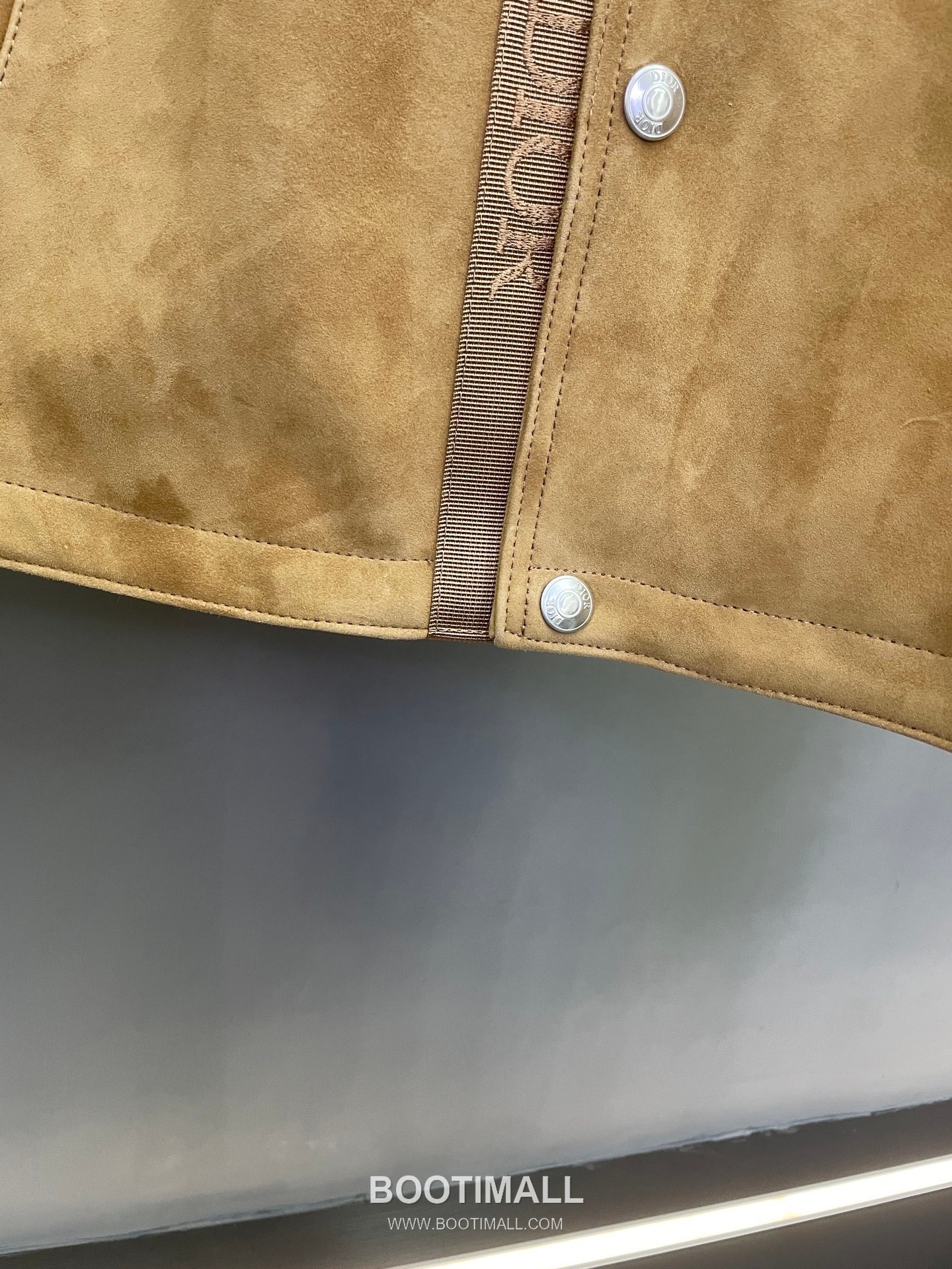 Dior 2026 S/S Suede Lambskin Khaki Leather Jacket 디올 2026 S/S 스웨이드 양가죽 카키 가죽 자켓 16