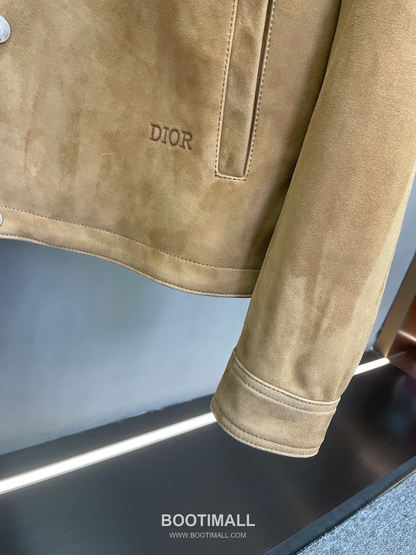 Dior 2026 S/S Suede Lambskin Khaki Leather Jacket 디올 2026 S/S 스웨이드 양가죽 카키 가죽 자켓 18