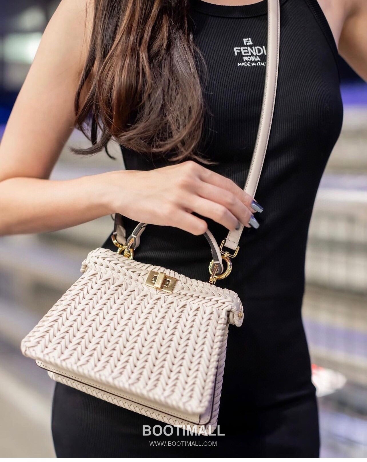 Fendi Peekaboo ISeeU Mini Leather Black Top Handle Bag 펜디 피카부 아이씨유 미니 가죽 블랙 탑핸들백 20cm 3