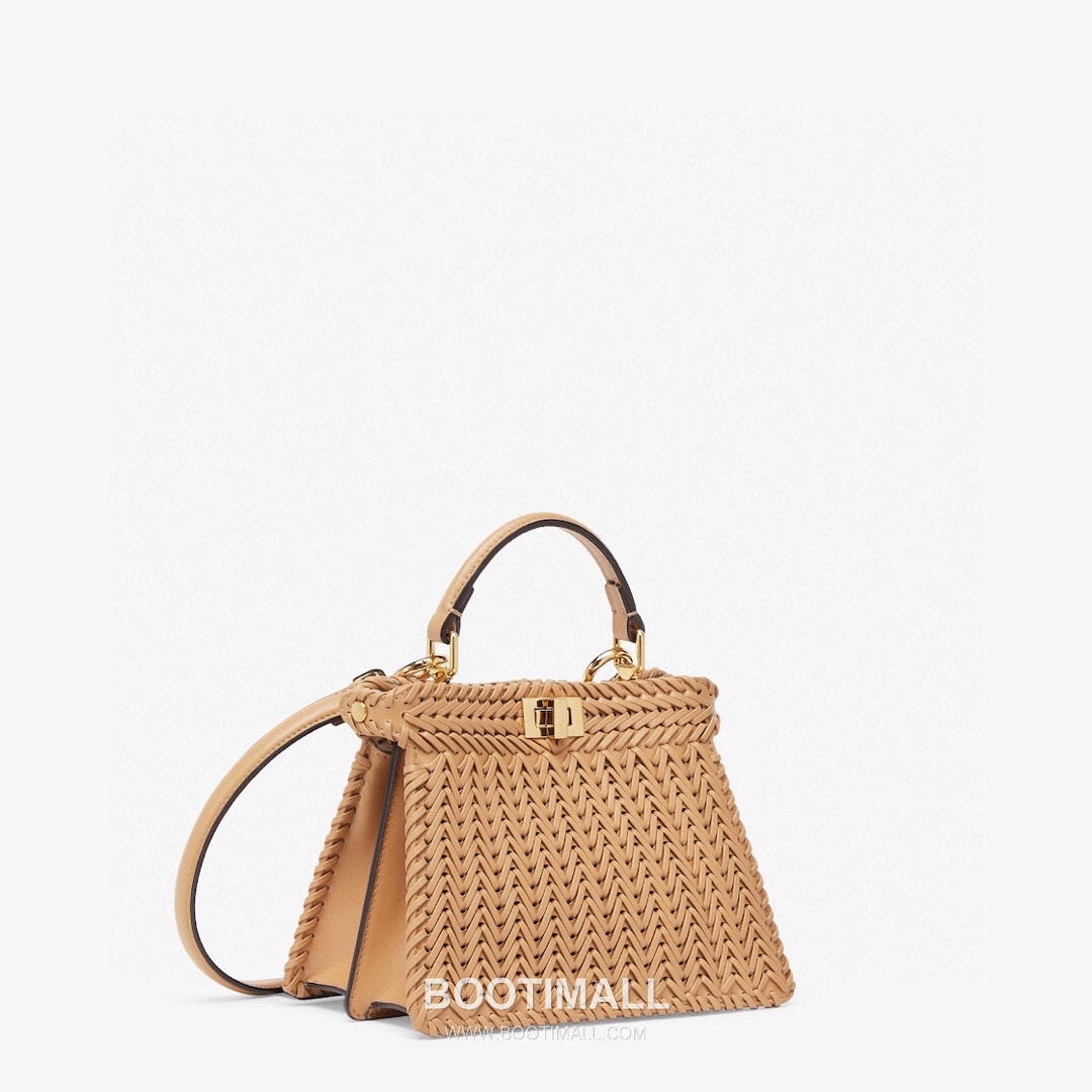 Fendi Peekaboo ISeeU Mini Leather Black Top Handle Bag 펜디 피카부 아이씨유 미니 가죽 블랙 탑핸들백 20cm 4