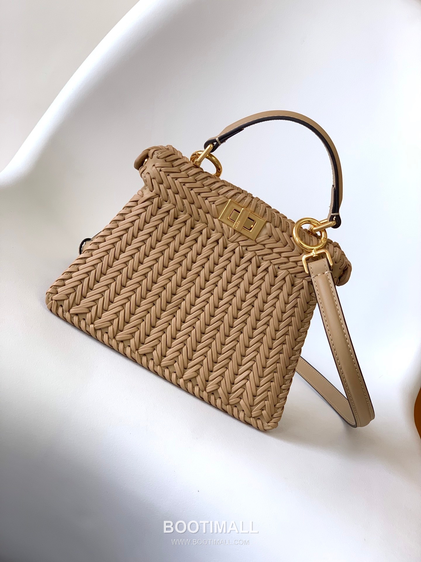 Fendi Peekaboo ISeeU Mini Leather Black Top Handle Bag 펜디 피카부 아이씨유 미니 가죽 블랙 탑핸들백 20cm 8